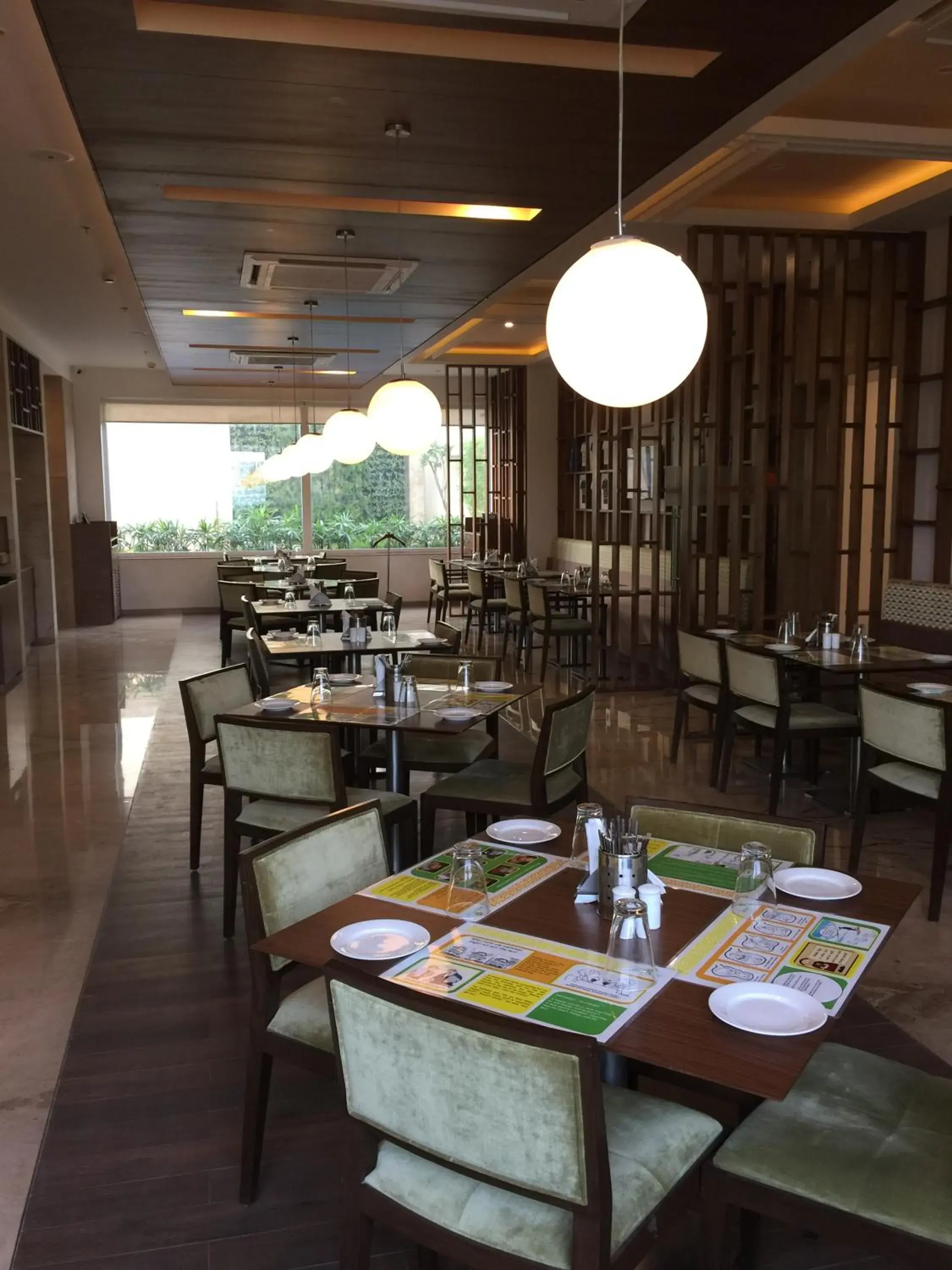 Restaurant/Places to Eat in Lemon Tree Hotel, Sector 60, Gurugram