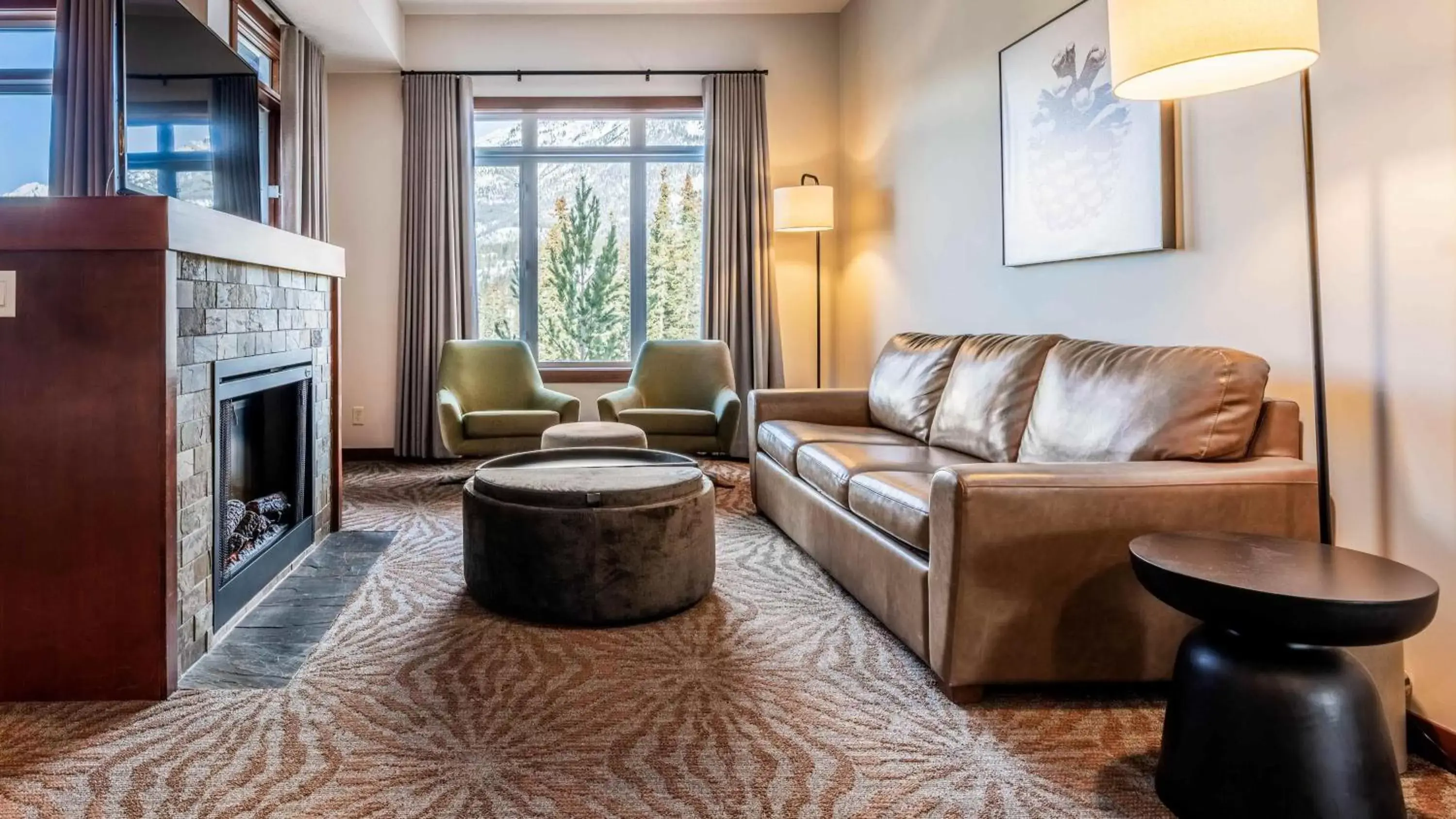 Living room in Blackstone Mountain Lodge by CLIQUE Living room in Blackstone Mountain Lodge by CLIQUE