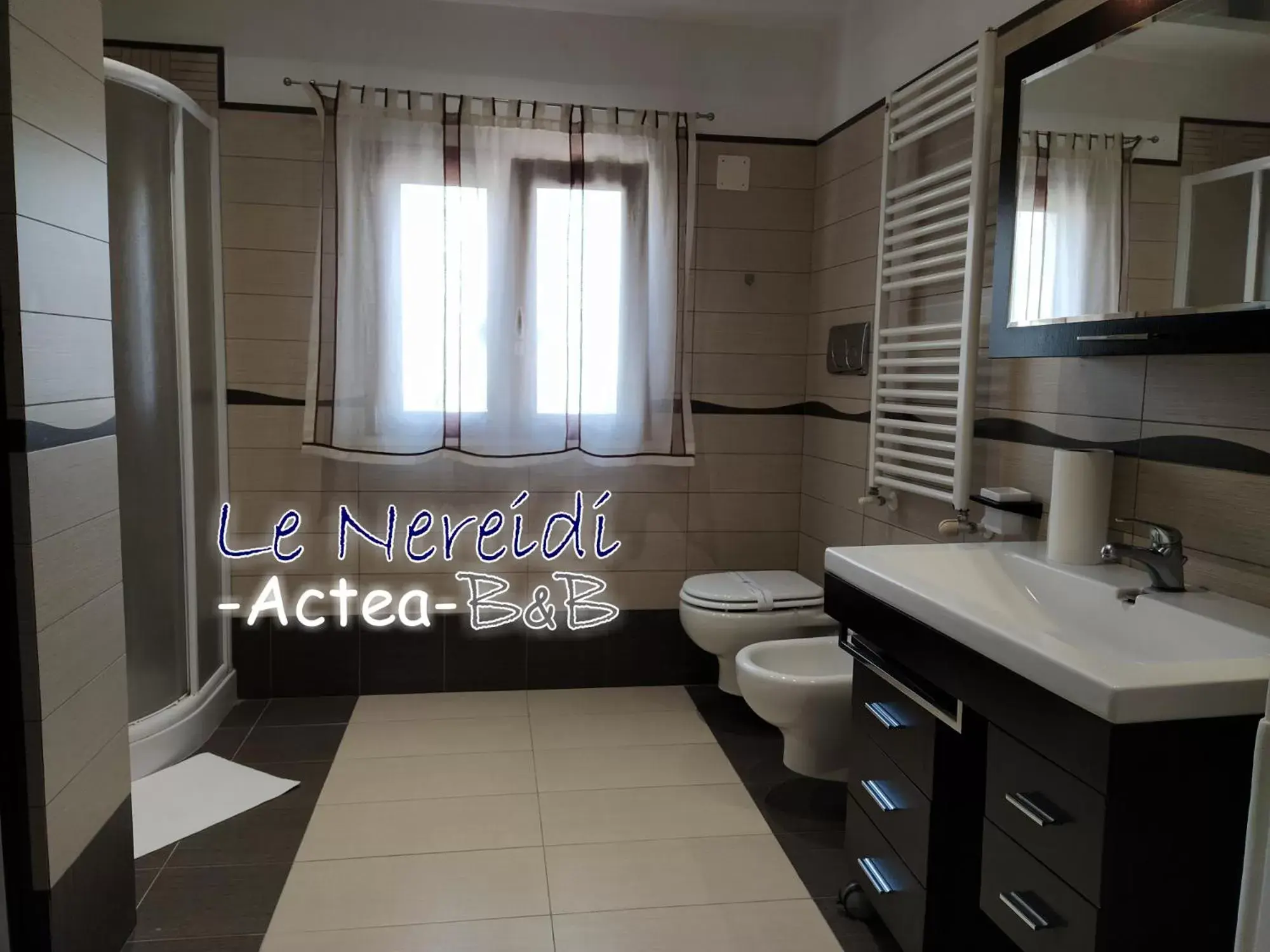 Shower, Bathroom in Le Nereidi b&b Acireale Centro