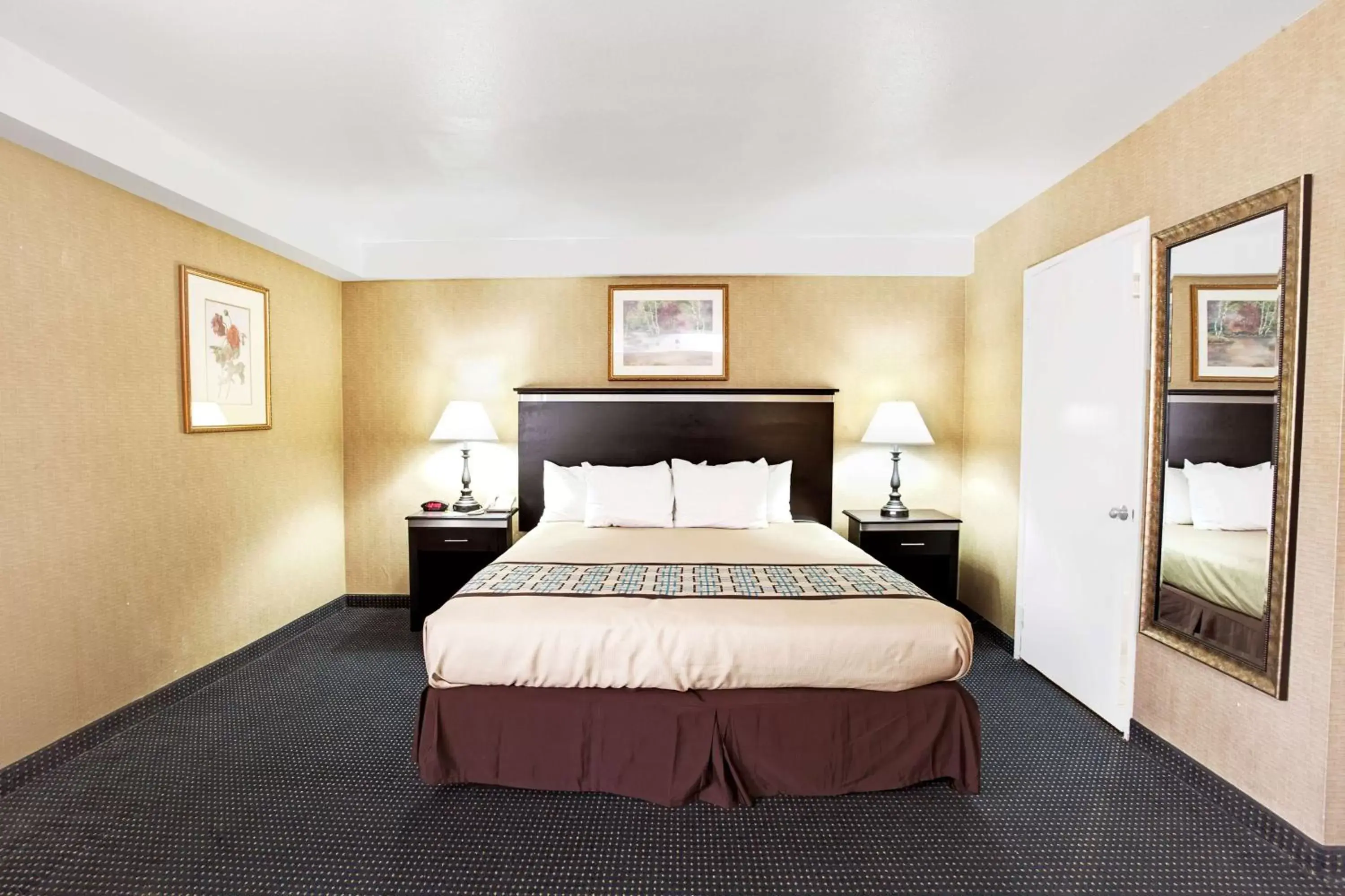 One-Bedroom Suite with 2 King Beds, Non-Smoking  in Days Inn & Suites by Wyndham Artesia