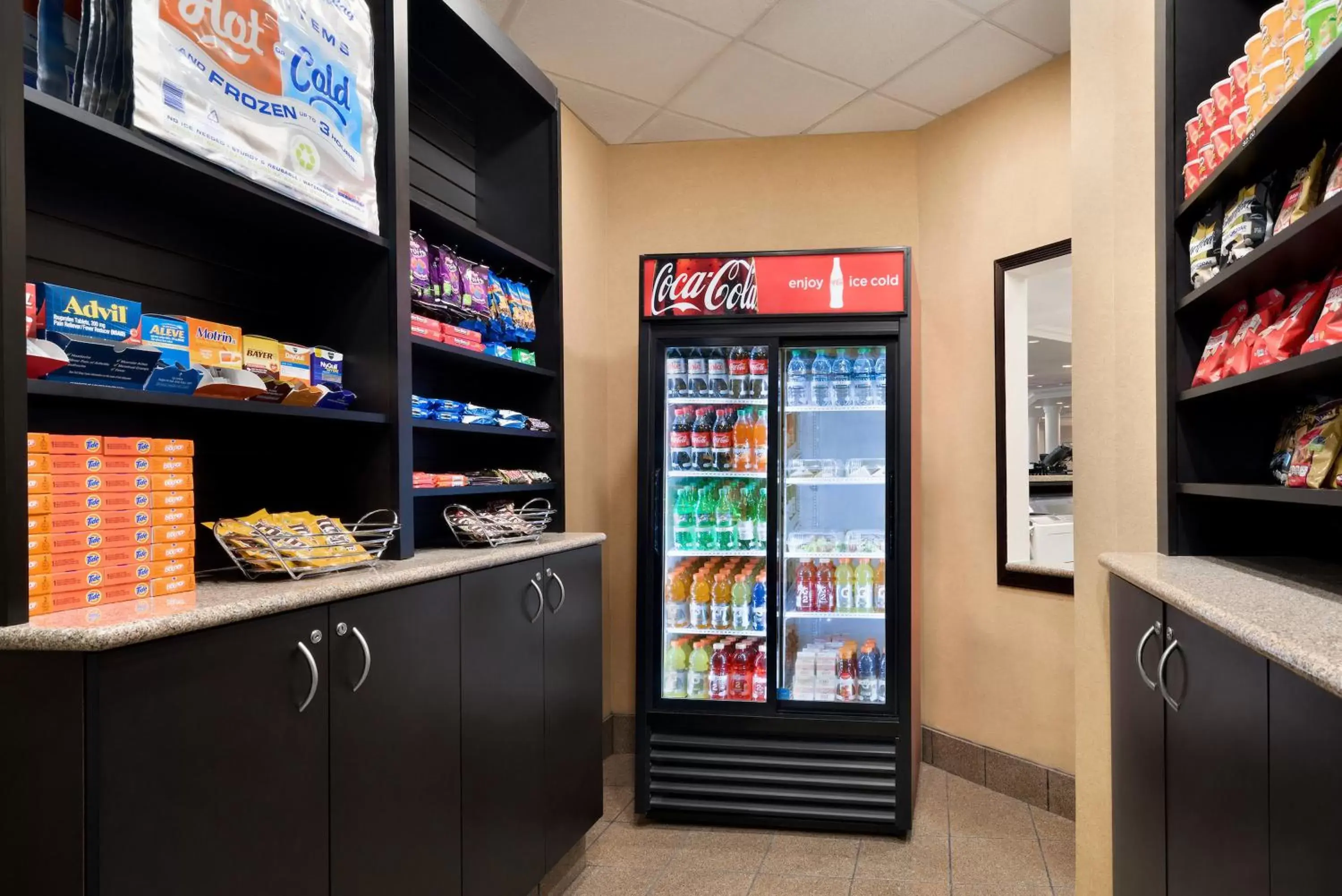 Lobby or reception, Supermarket/Shops in Crowne Plaza Englewood, an IHG Hotel