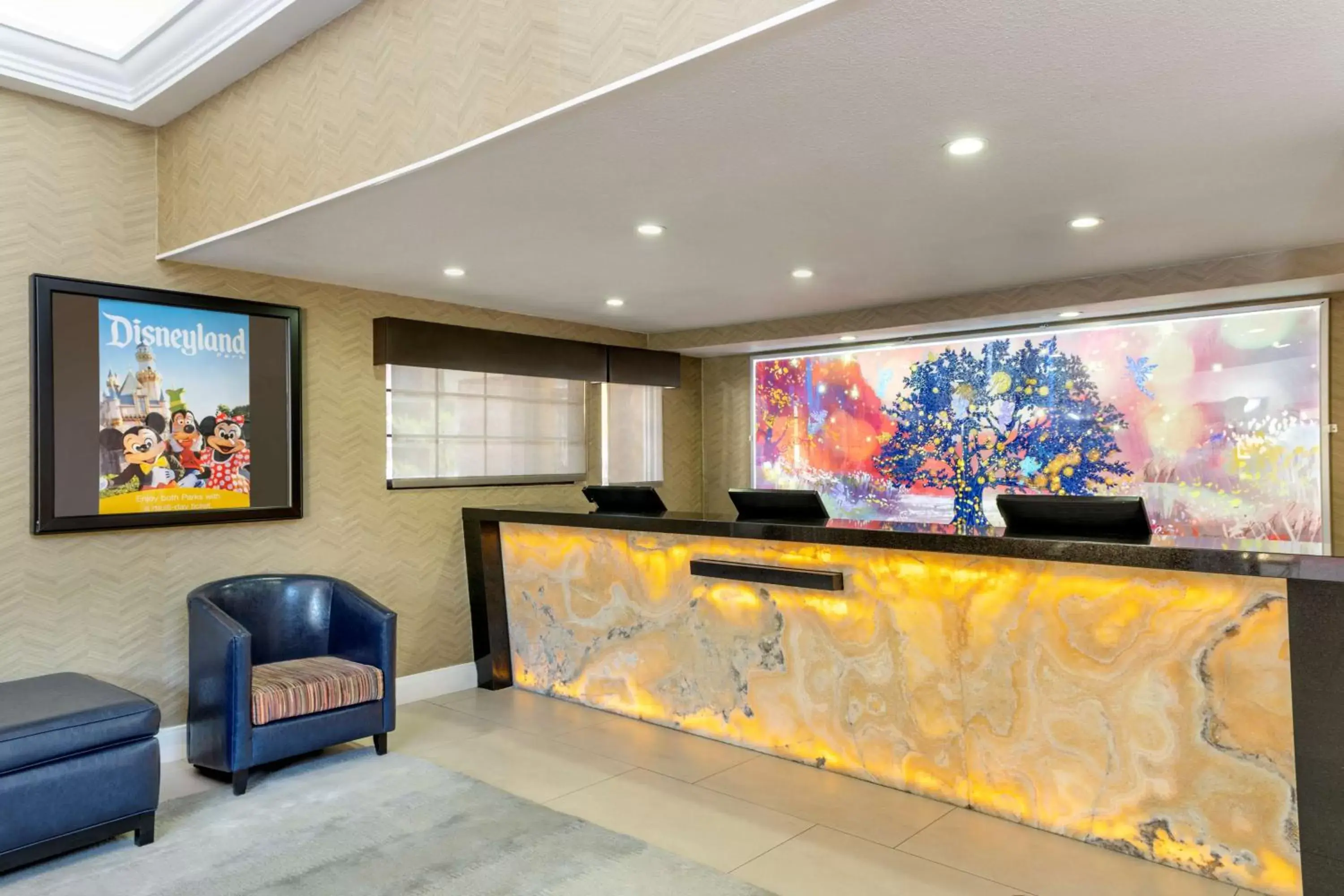 Lobby or reception, Lobby/Reception in Best Western Plus Raffles Inn & Suites