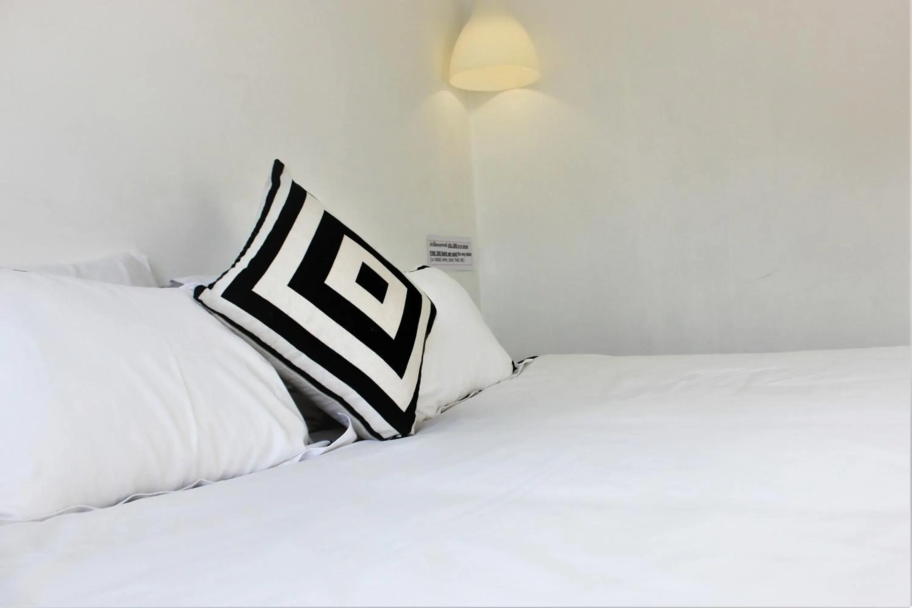 Bedroom, Bed in 1715 House - White Rhino Bedroom, Bed in 1715 House - White Rhino