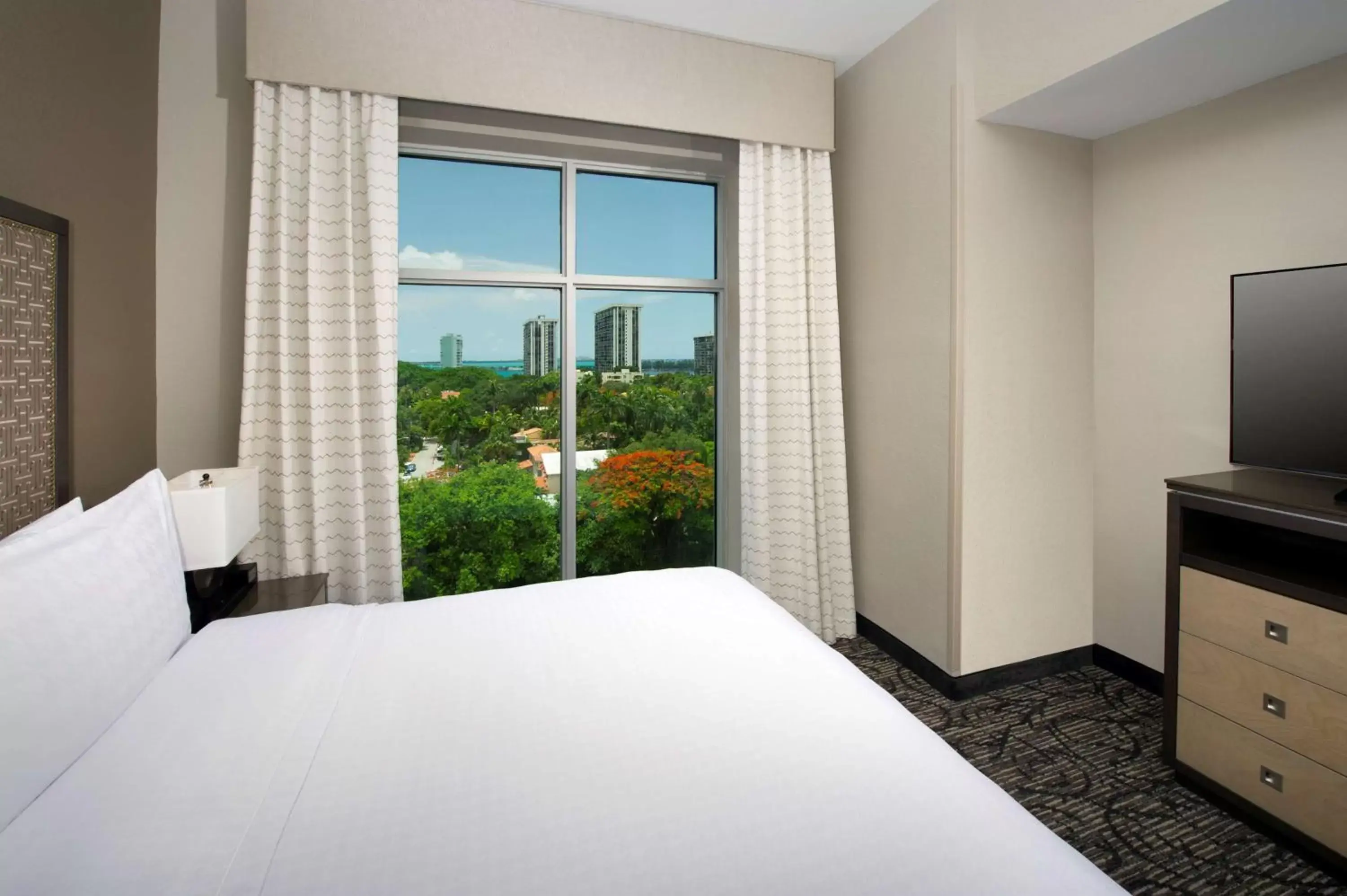 Bedroom, Bed in Homewood Suites by Hilton Miami Downtown/Brickell