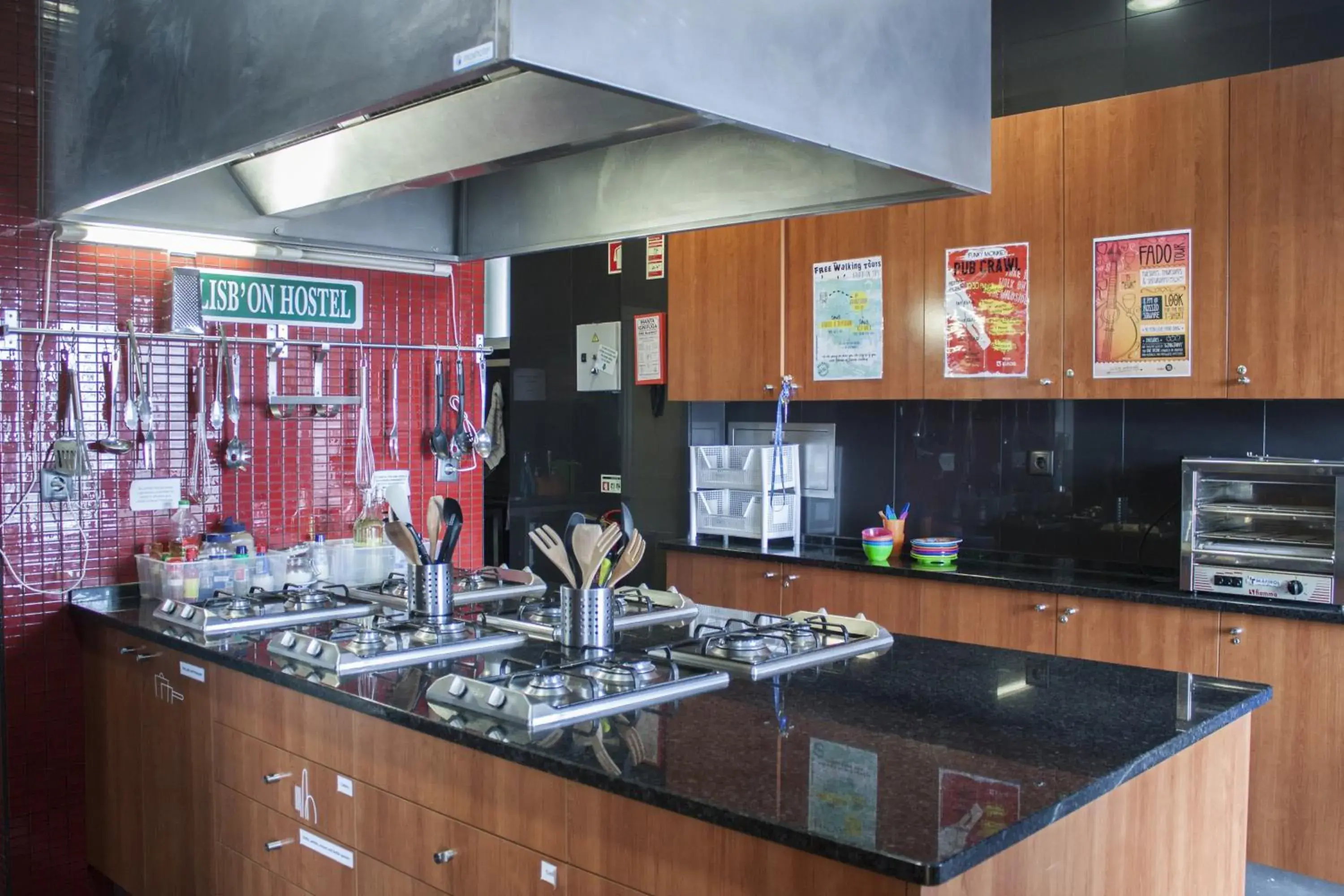 Kitchen or kitchenette, Kitchen/Kitchenette in Lisb'on Hostel