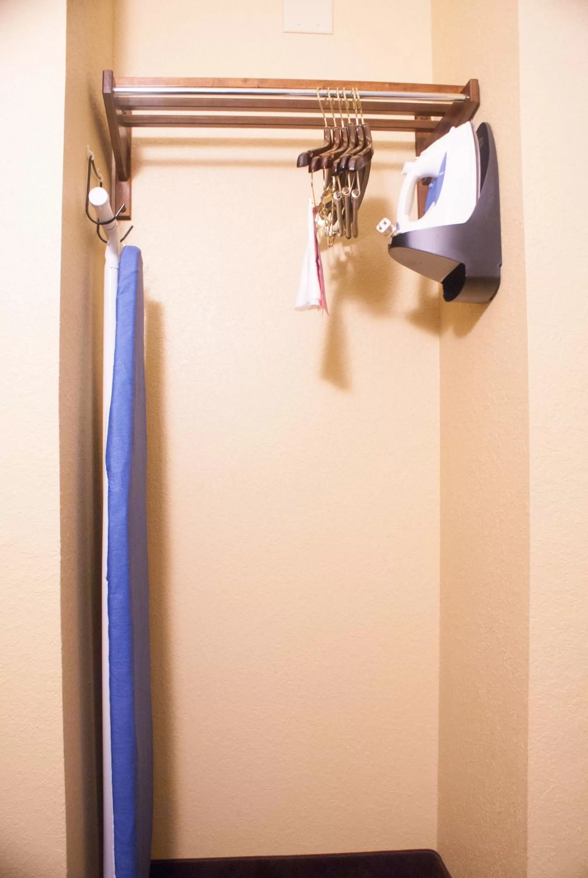 Suite - Disability Access Tub/Non-Smoking in Holiday Inn Express & Suites Jacksonville South - I-295, an IHG Hotel