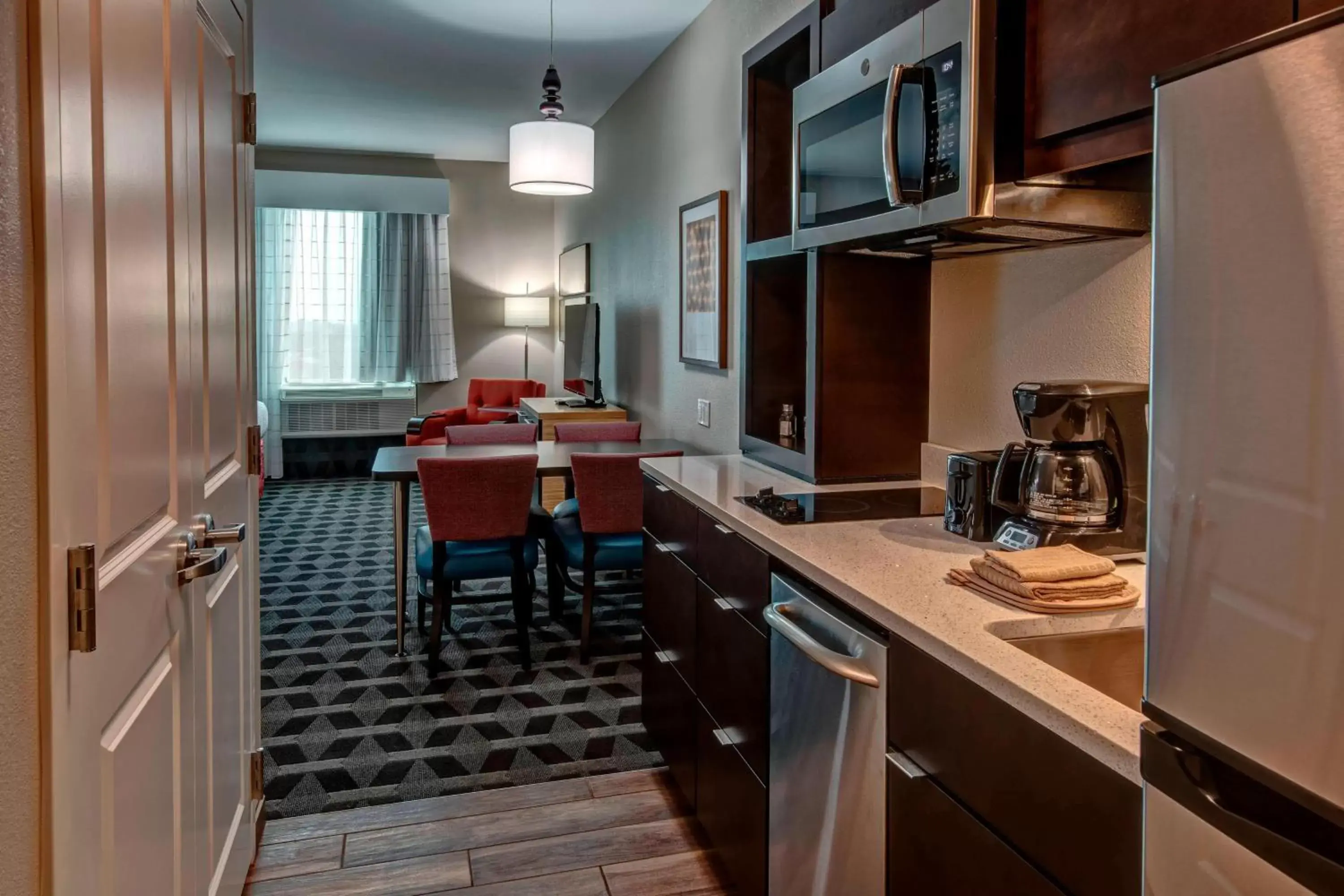 Kitchen or kitchenette, Kitchen/Kitchenette in TownePlace Suites by Marriott Hot Springs