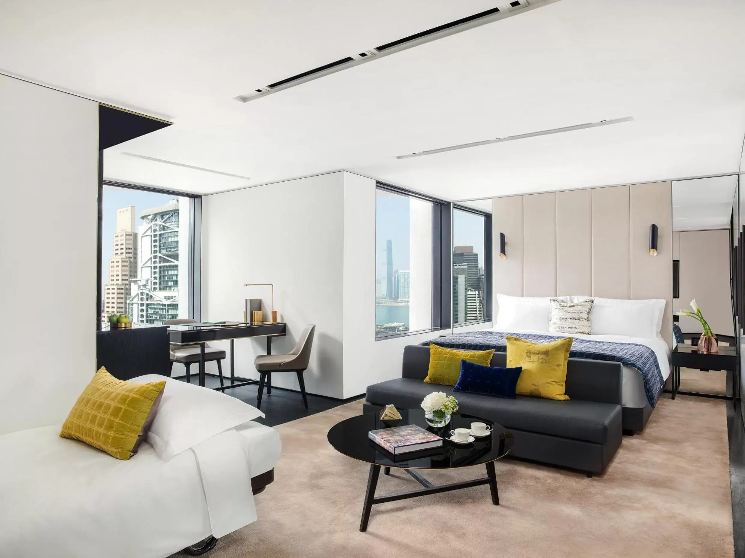 Bed, Seating Area in The Murray, Hong Kong, a Niccolo Hotel