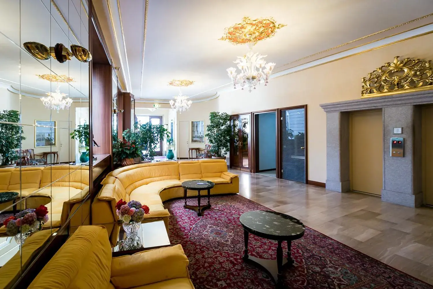 Seating area, Lobby/Reception in Hotel Milan Speranza Au Lac
