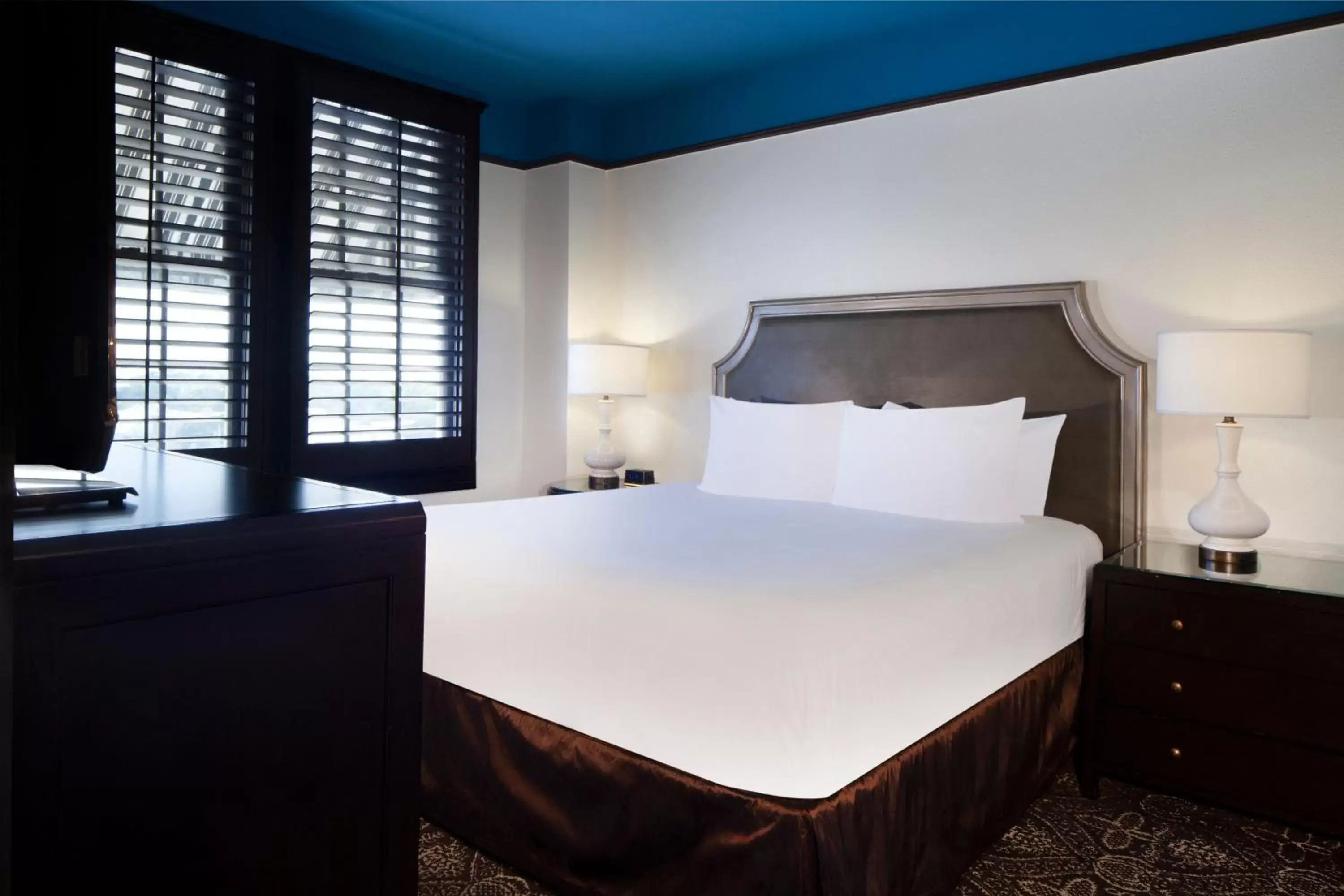 Bedroom, Bed in Crowne Plaza Key West-La Concha