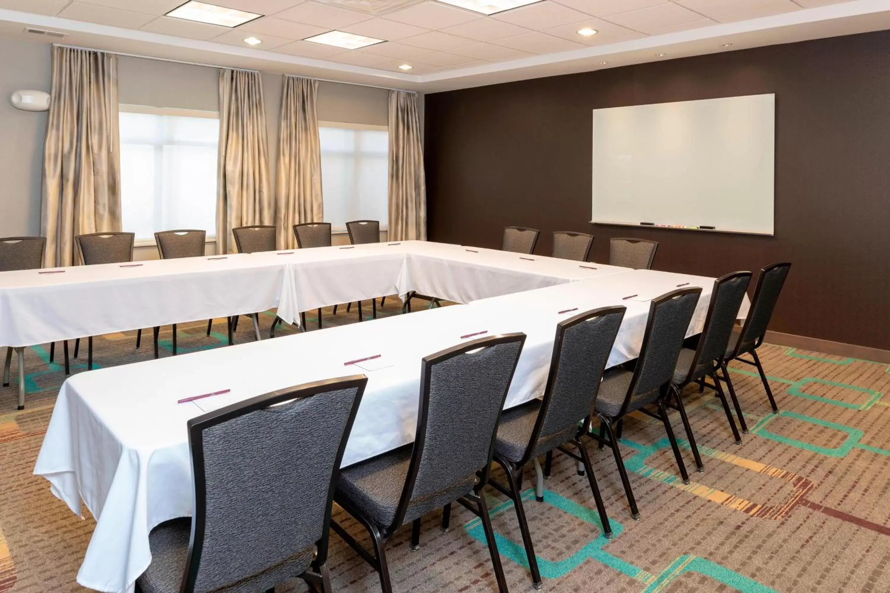 Meeting/conference room in Residence Inn by Marriott Akron South/Green