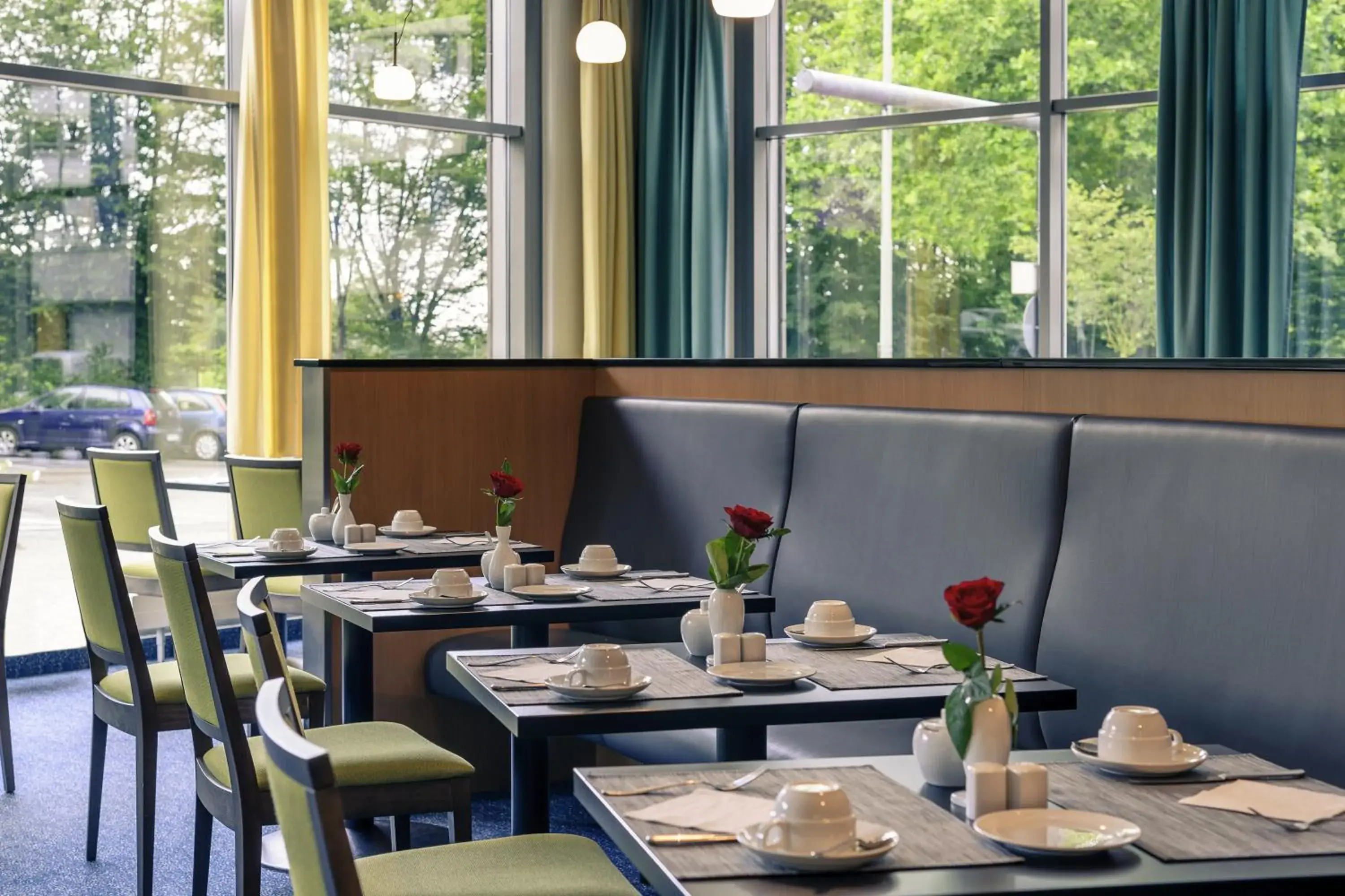 Buffet breakfast, Restaurant/Places to Eat in Mercure Hotel Frankfurt Eschborn Süd