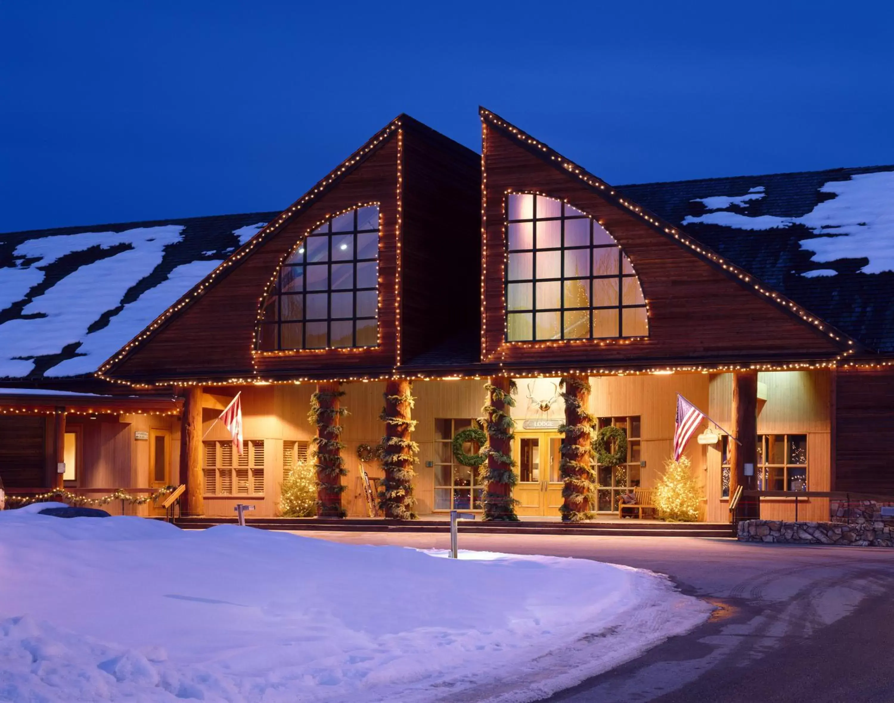 Facade/entrance, Winter in Grouse Mountain Lodge