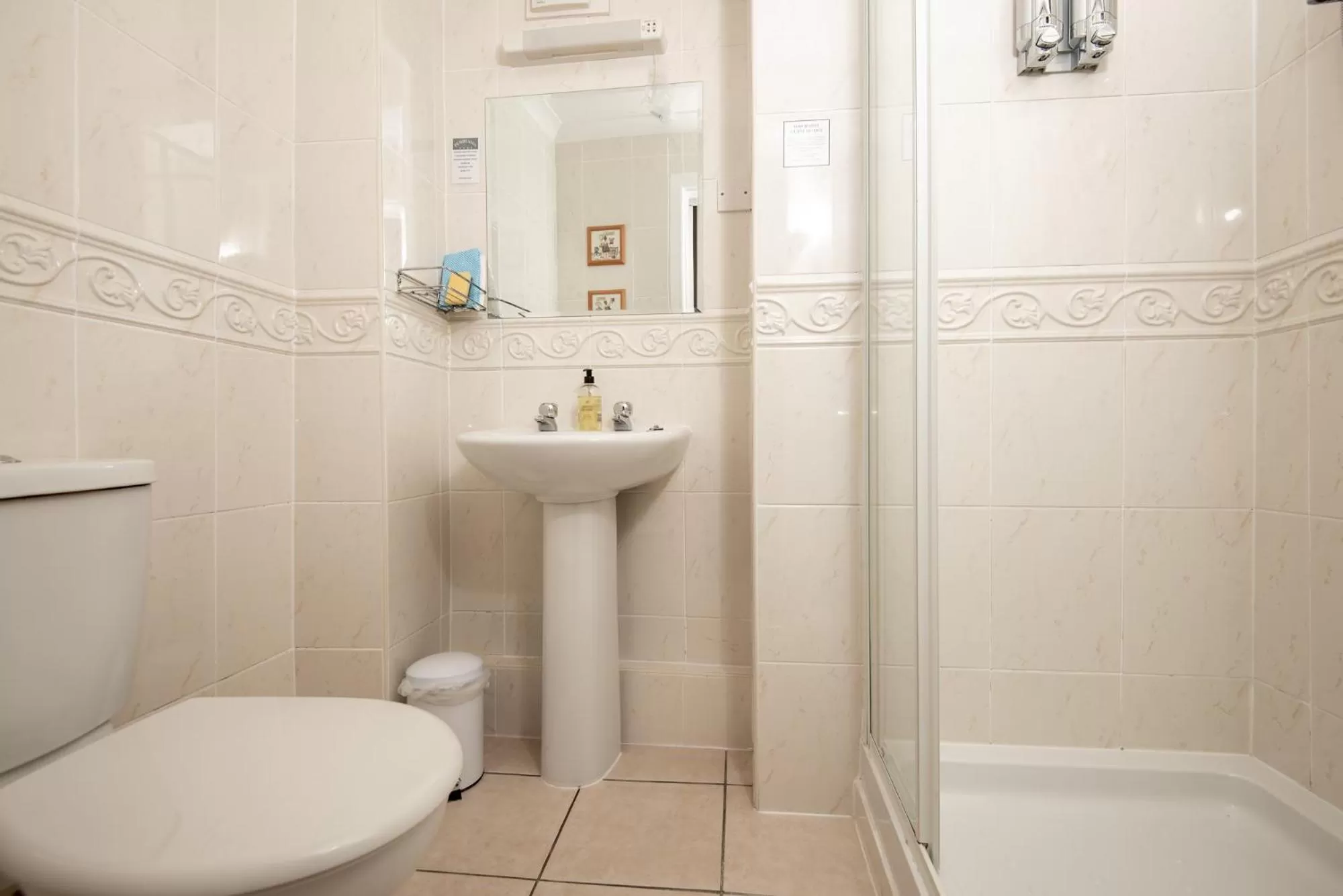 Bathroom in The Pendennis Guest House