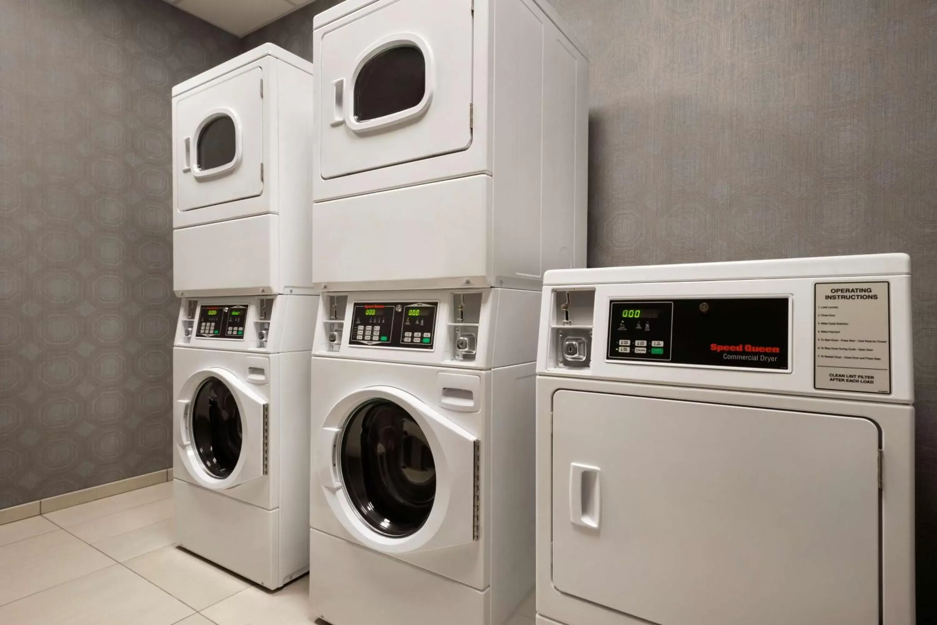 Property building in Hilton Garden Inn Milwaukee Brookfield Conference Center Property building in Hilton Garden Inn Milwaukee Brookfield Conference Center