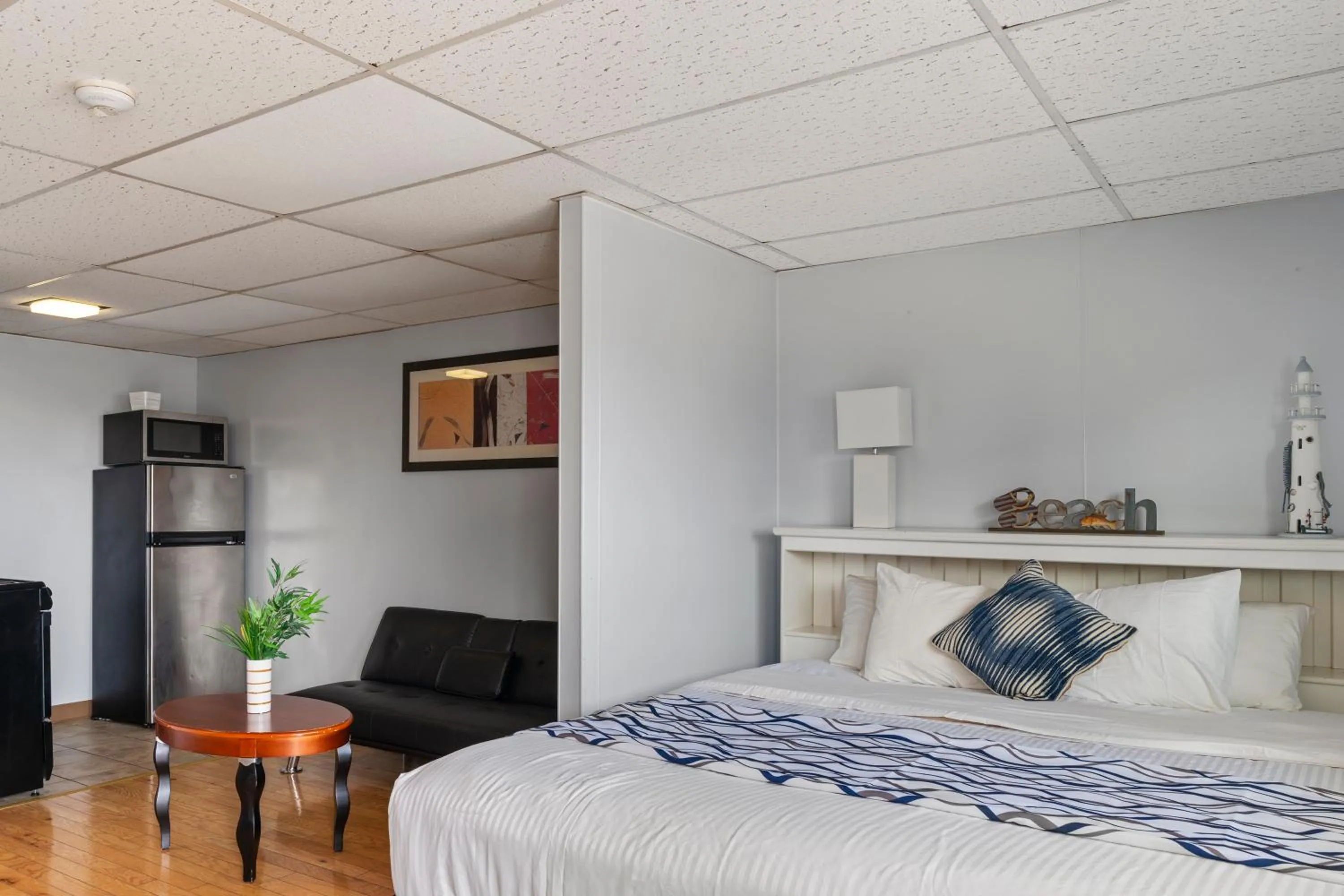 Bed in Mt Royal Motel