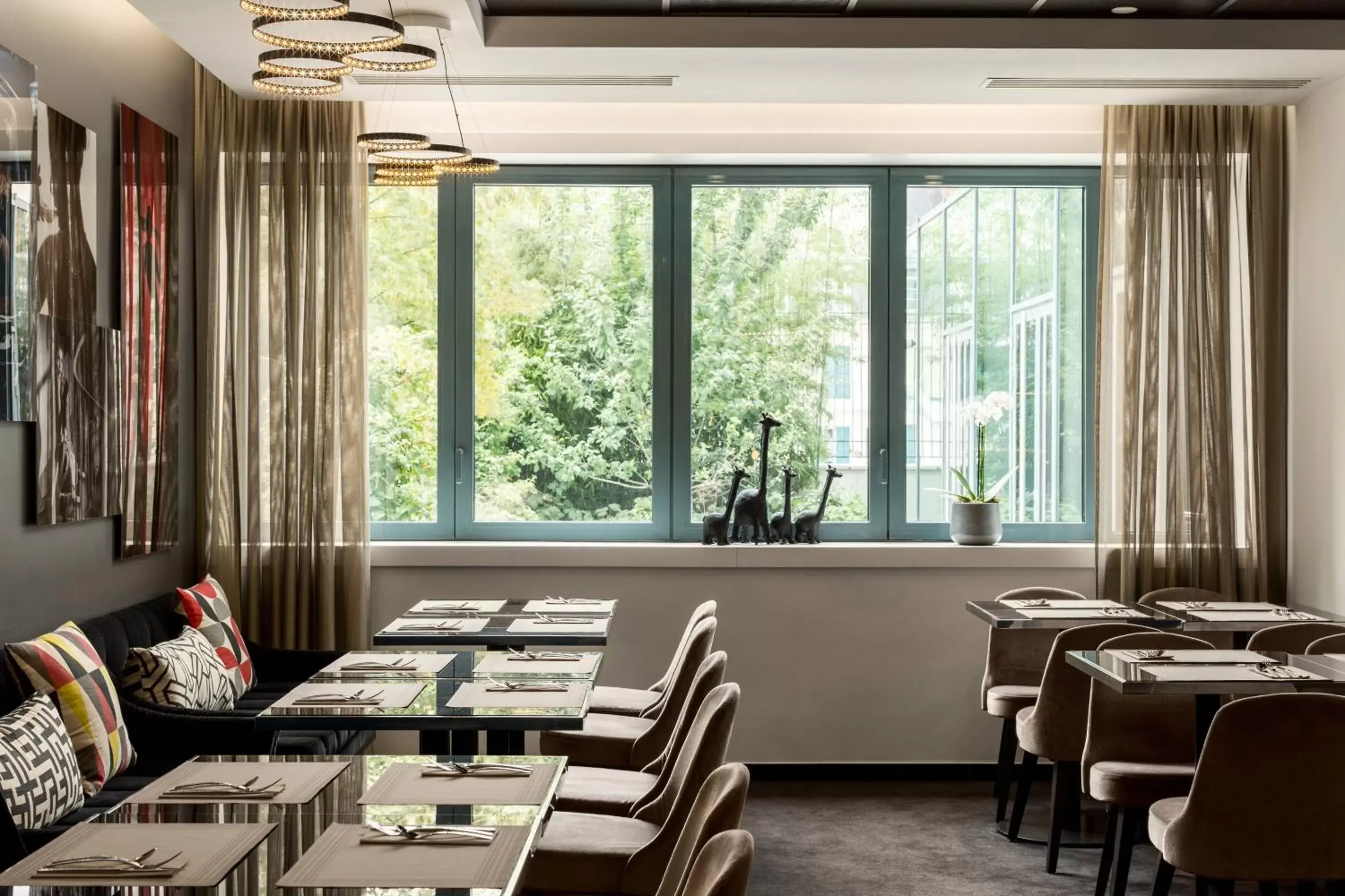 Restaurant/Places to Eat in AC Hotel Paris Porte Maillot by Marriott