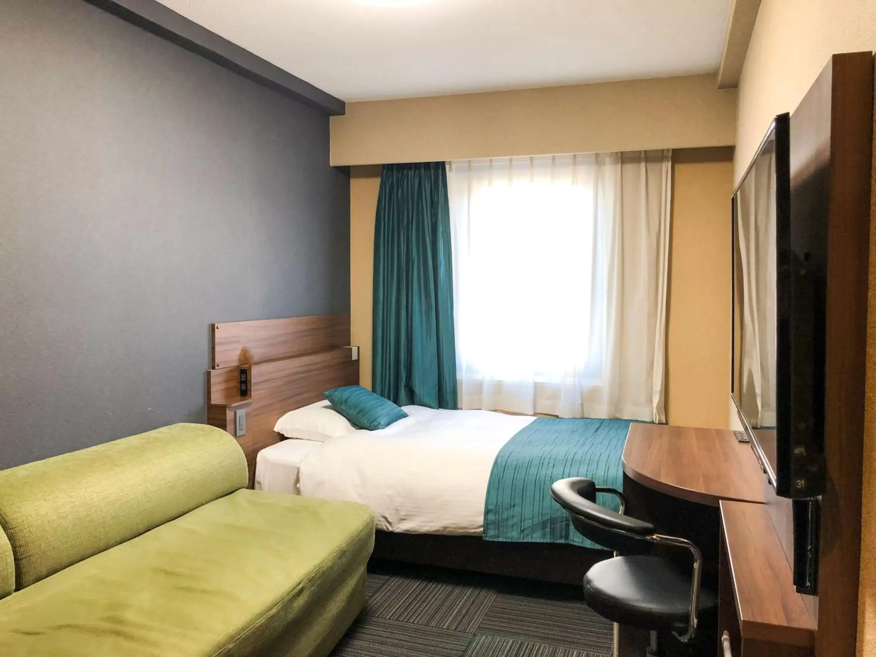 Photo of the whole room, Bed in Hotel Sunroute Hikone