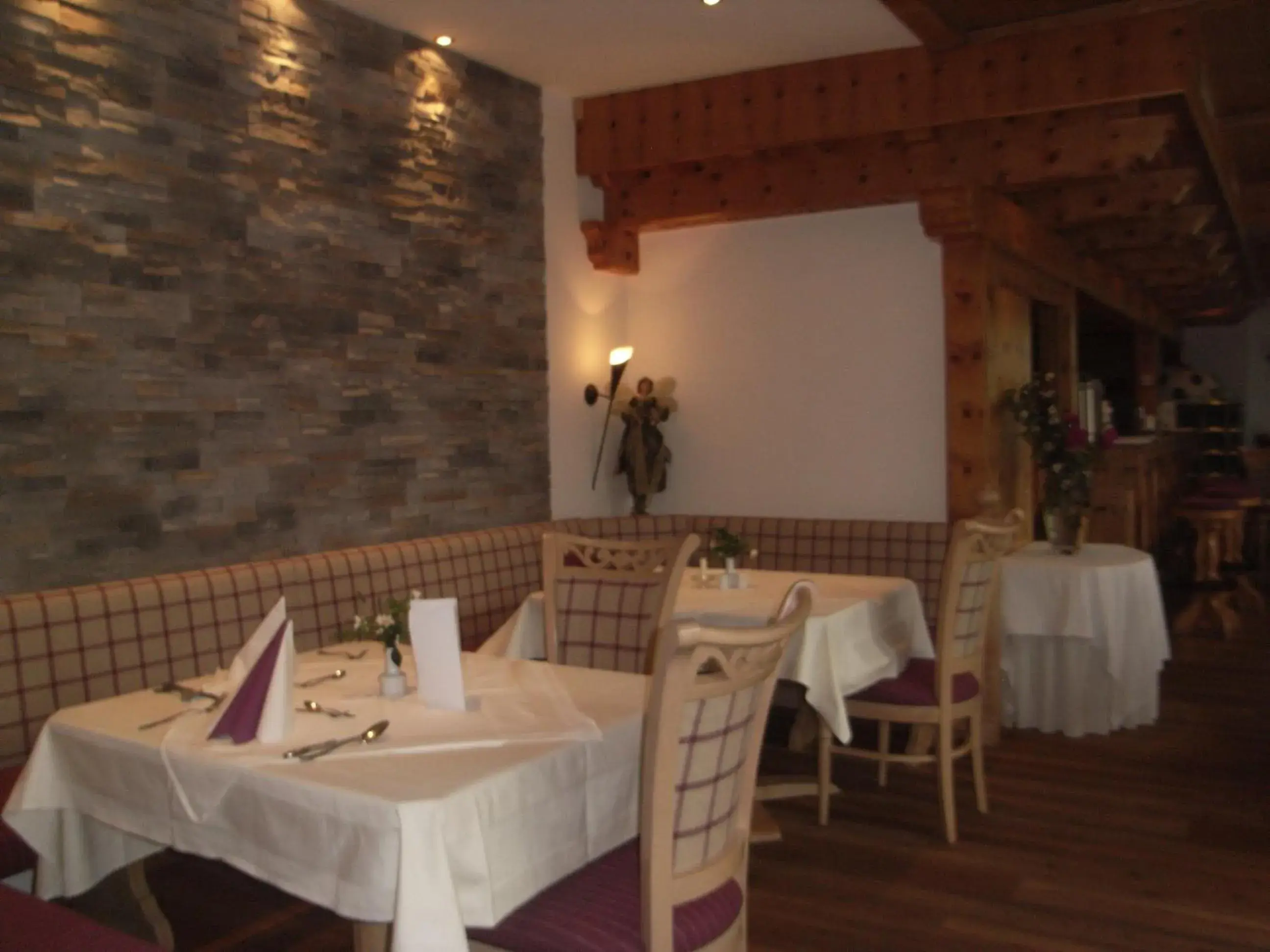 Restaurant/Places to Eat in Hotel zum Toni