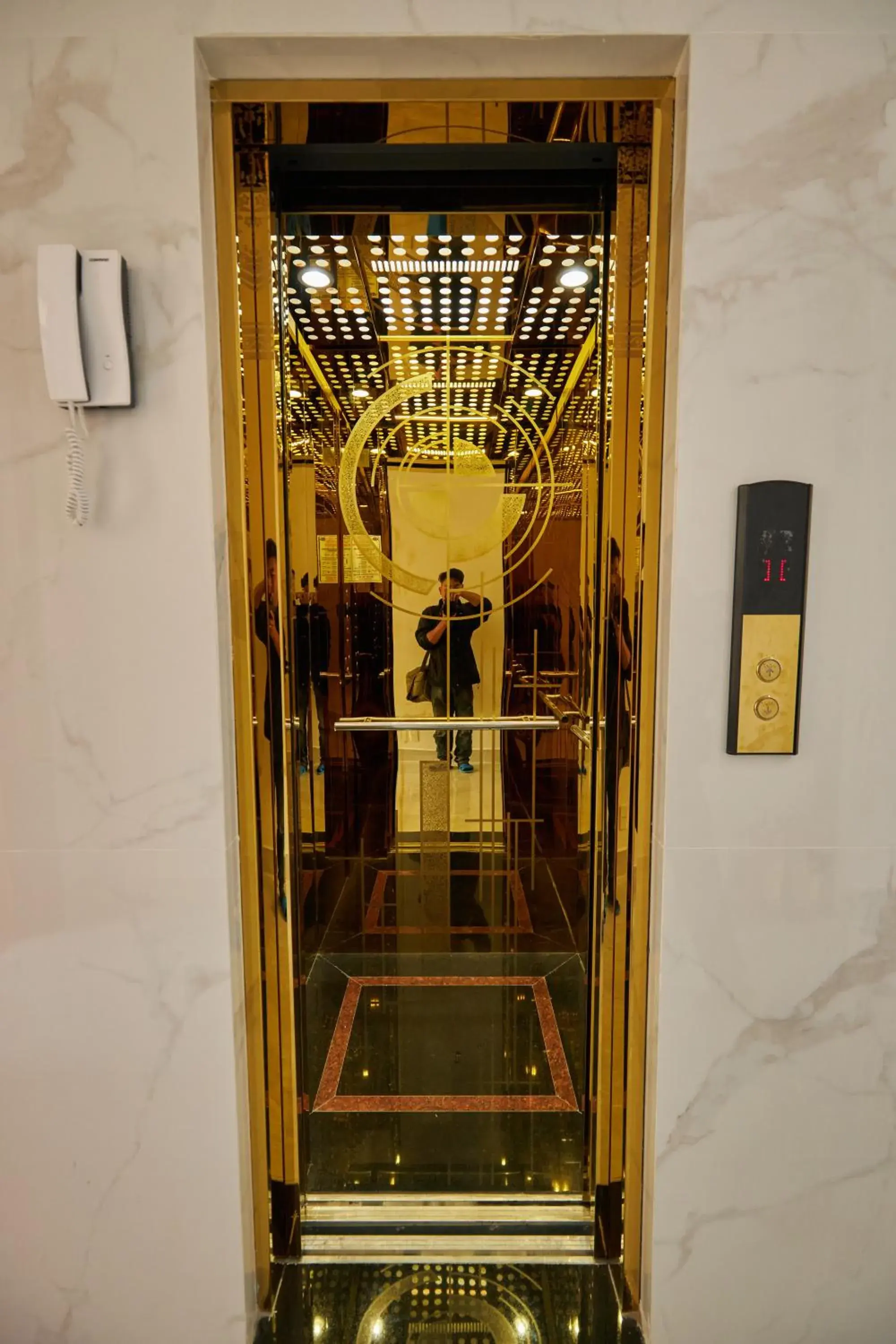 elevator in Ban Mai Hotel