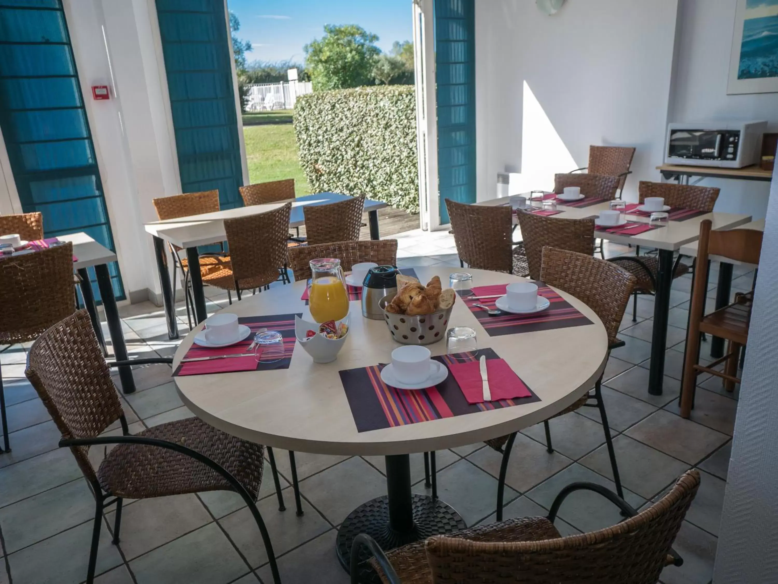 Continental breakfast, Restaurant/Places to Eat in Résidence Mer & Golf Ilbarritz