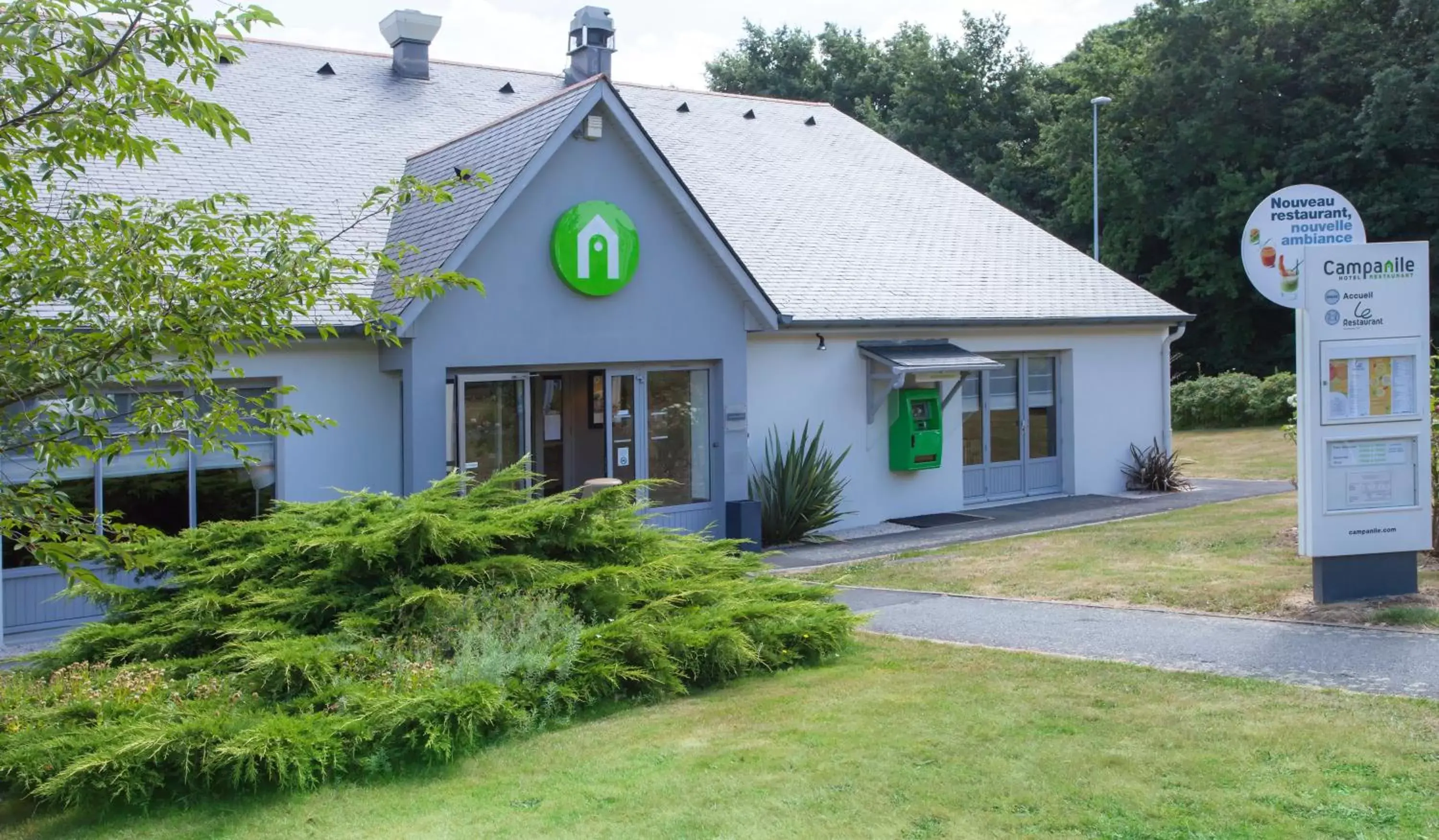 Facade/entrance, Property Building in Campanile Angers Ouest - Beaucouzé