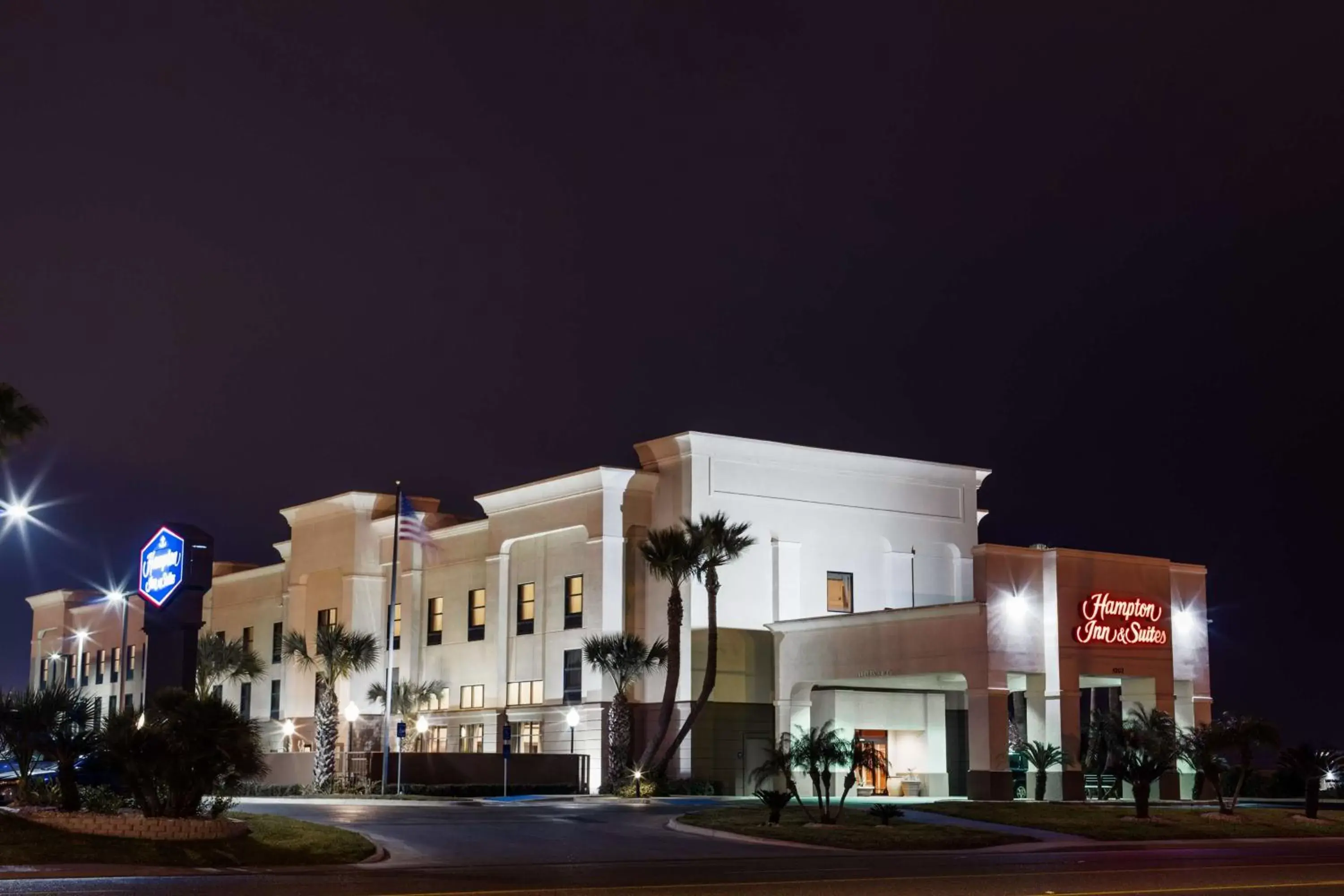 Property Building in Hampton Inn & Suites Harlingen