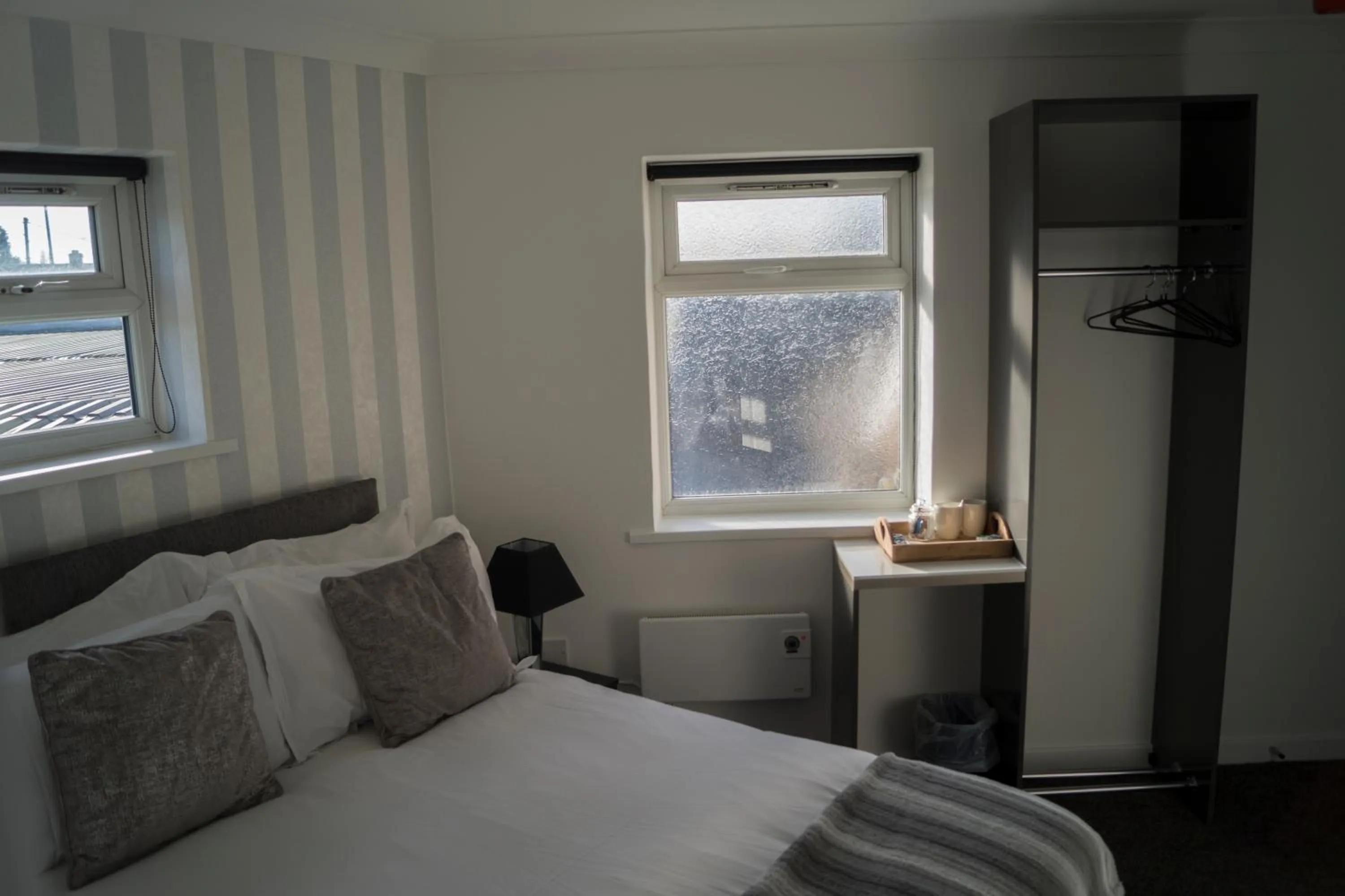 Bedroom, Bed in Kirks Korner Motel