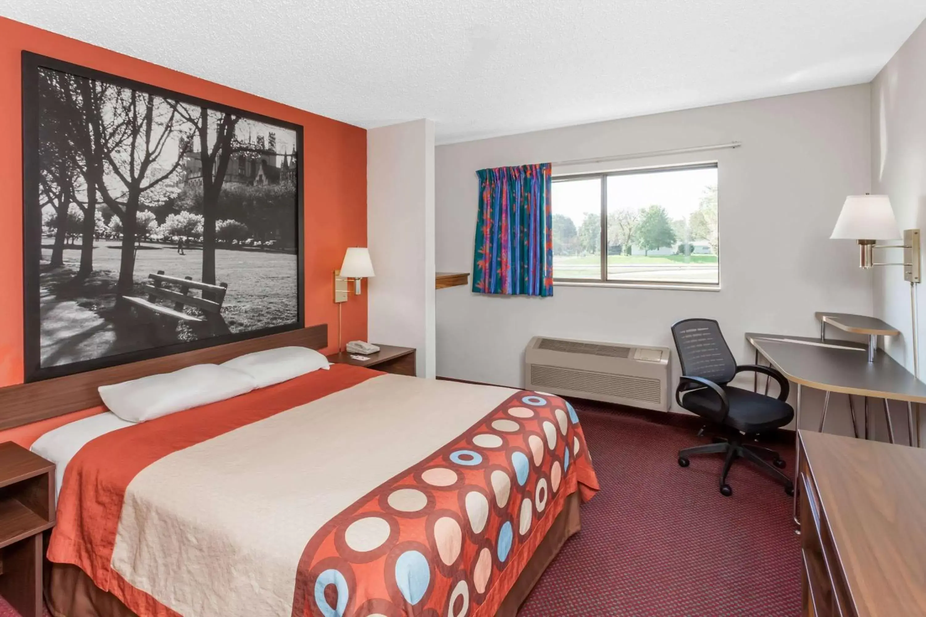 Photo of the whole room in Super 8 by Wyndham Washington/Peoria Area