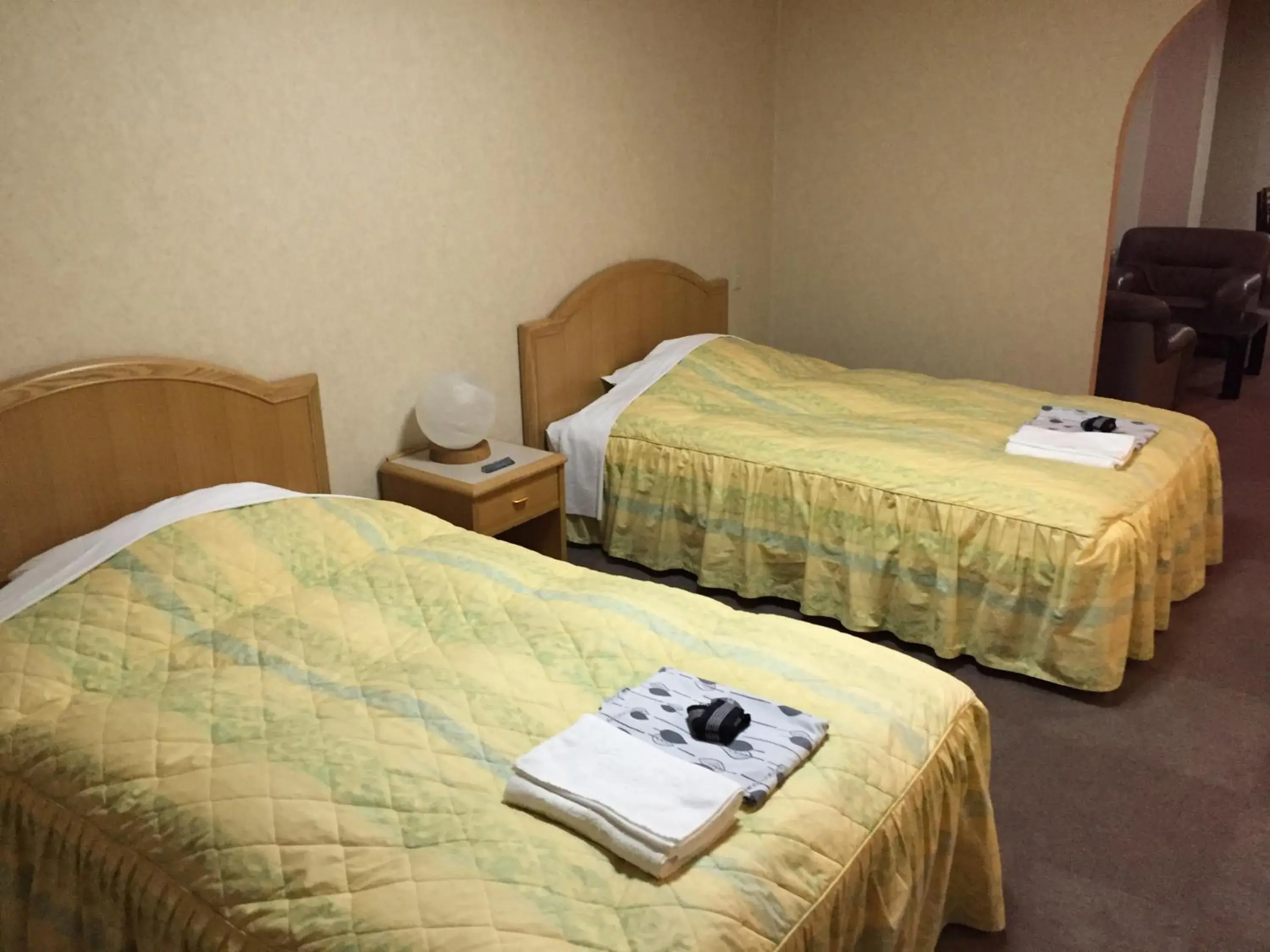 Bedroom, Bed in Nasushiobara Station Hotel