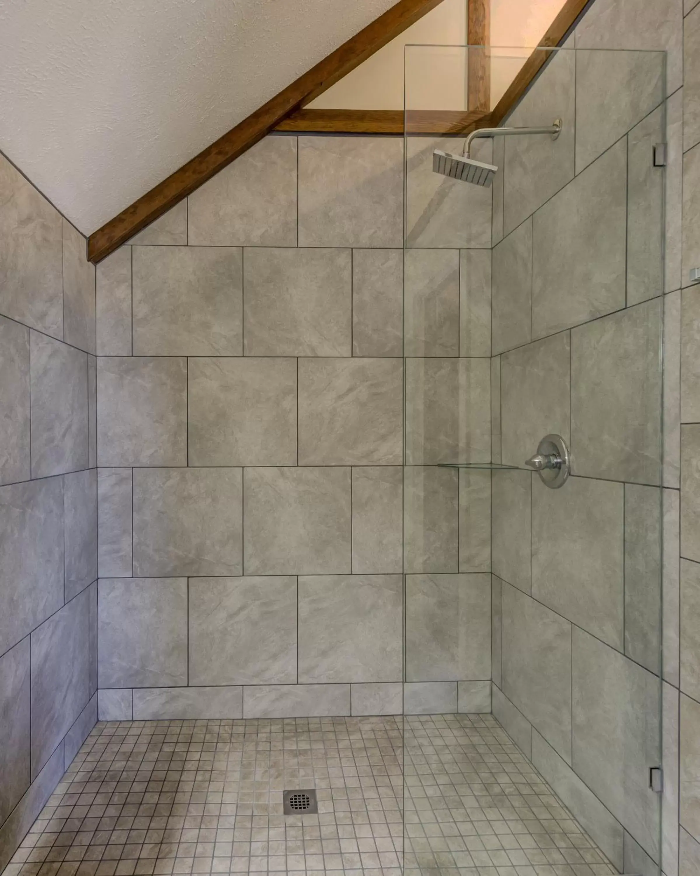 Shower, Bathroom in Halpino