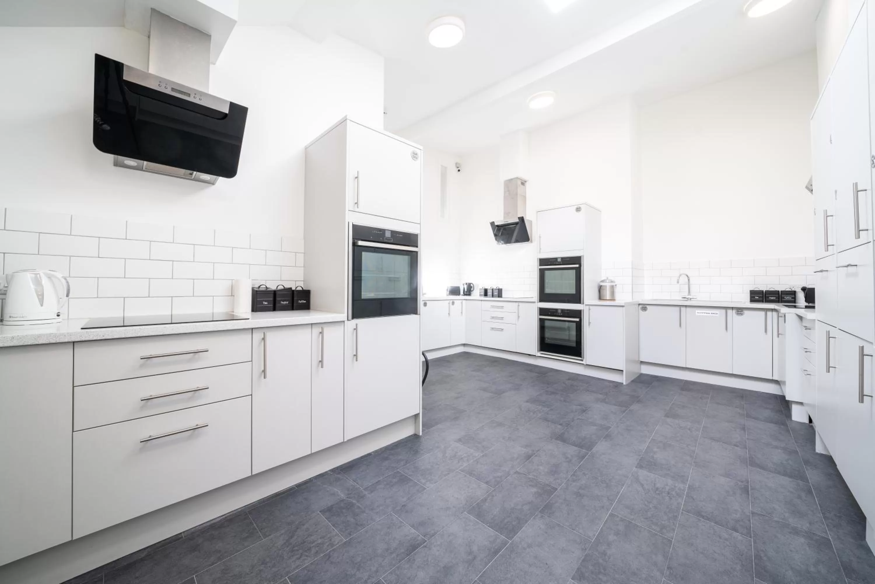 The Veteran Hotel & Bar