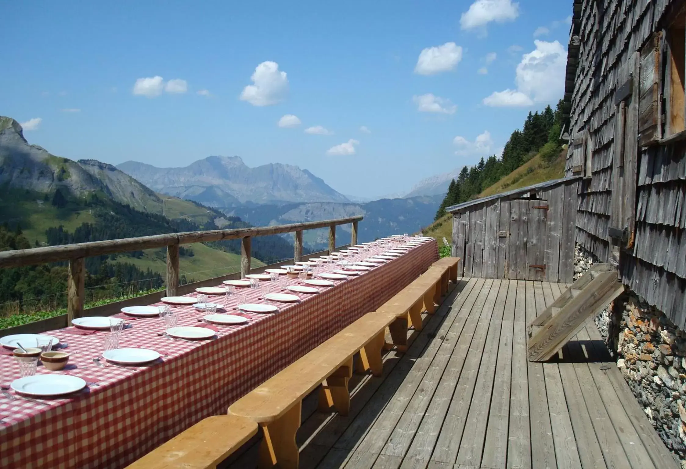 Restaurant/places to eat, Balcony/Terrace in Les Fermes de Marie