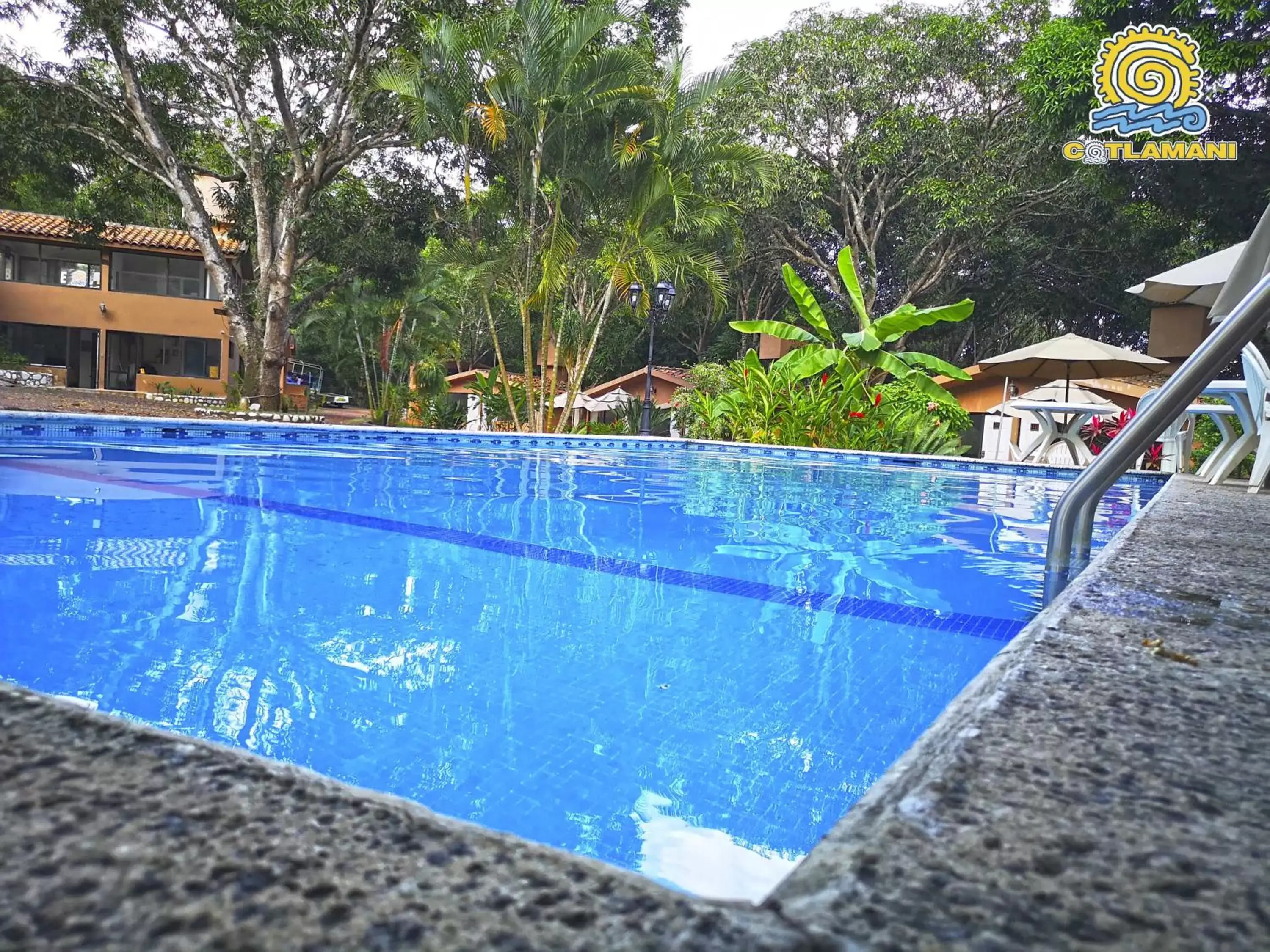 Swimming pool in Cotlamani Hotel Aventura