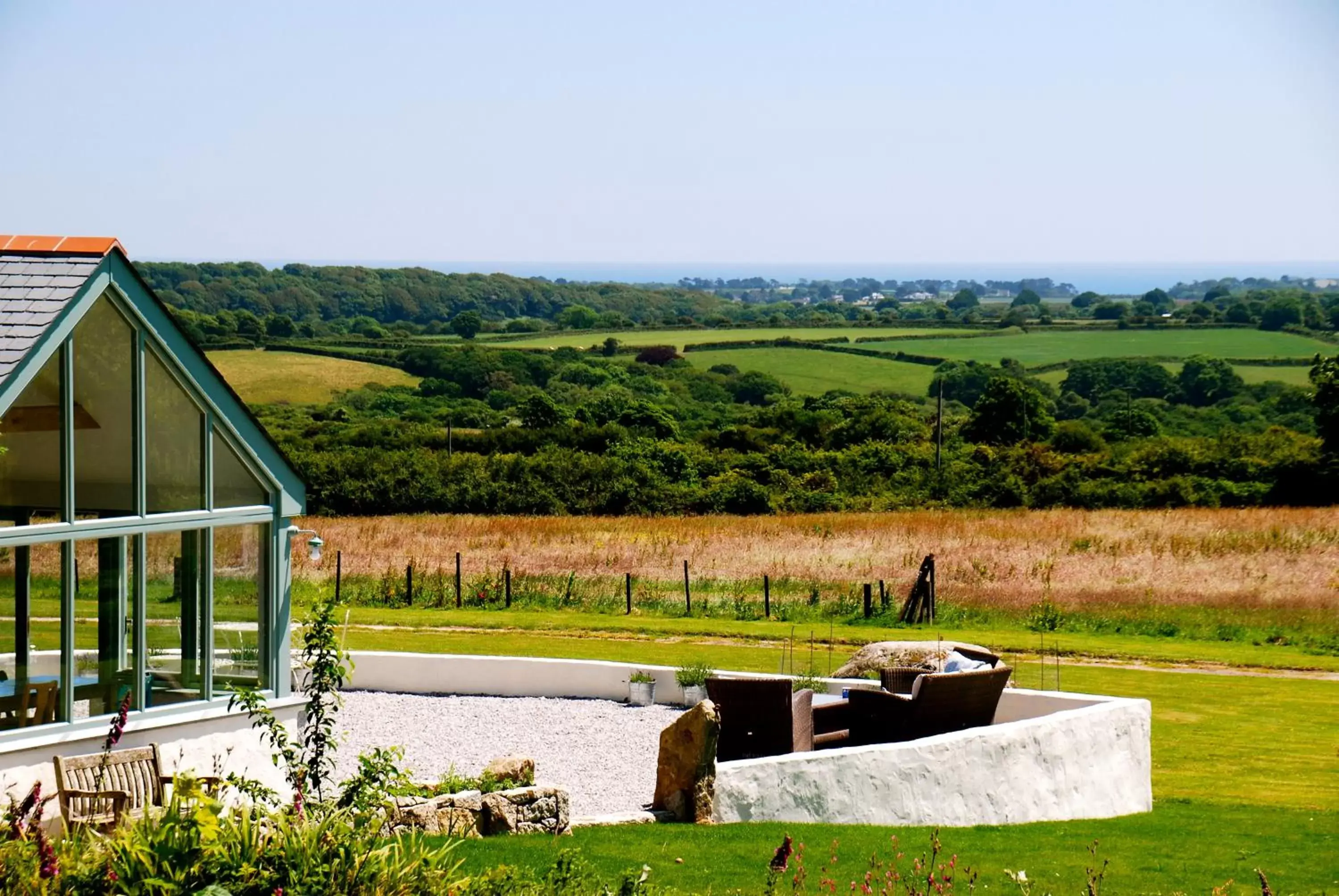 Natural landscape in Fig Tree House