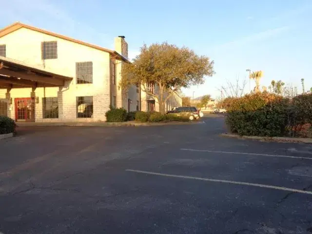 Property building, Facade/Entrance in Windcrest Inn and Suites