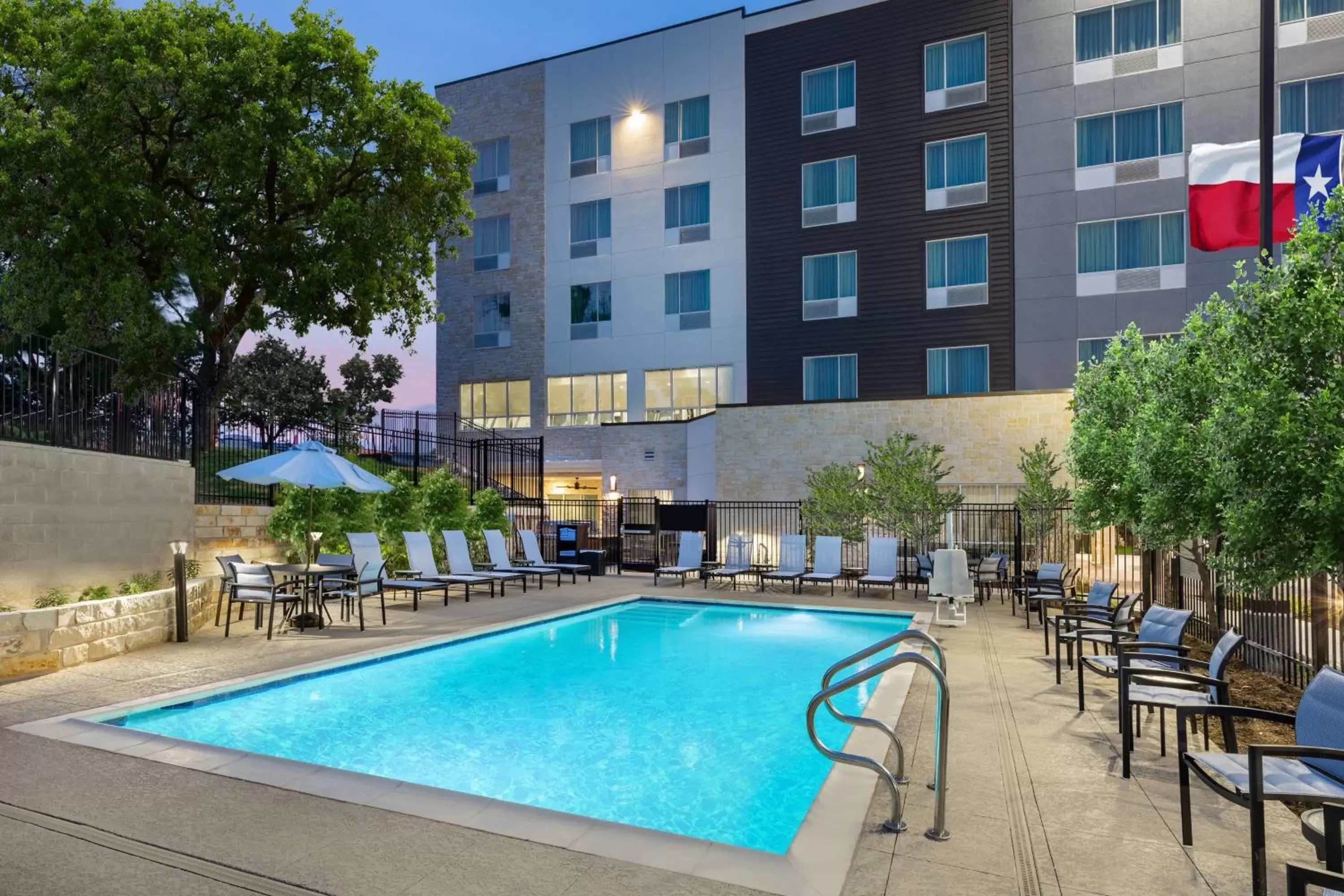 Swimming Pool in TownePlace Suites by Marriott Austin Northwest The Domain Area