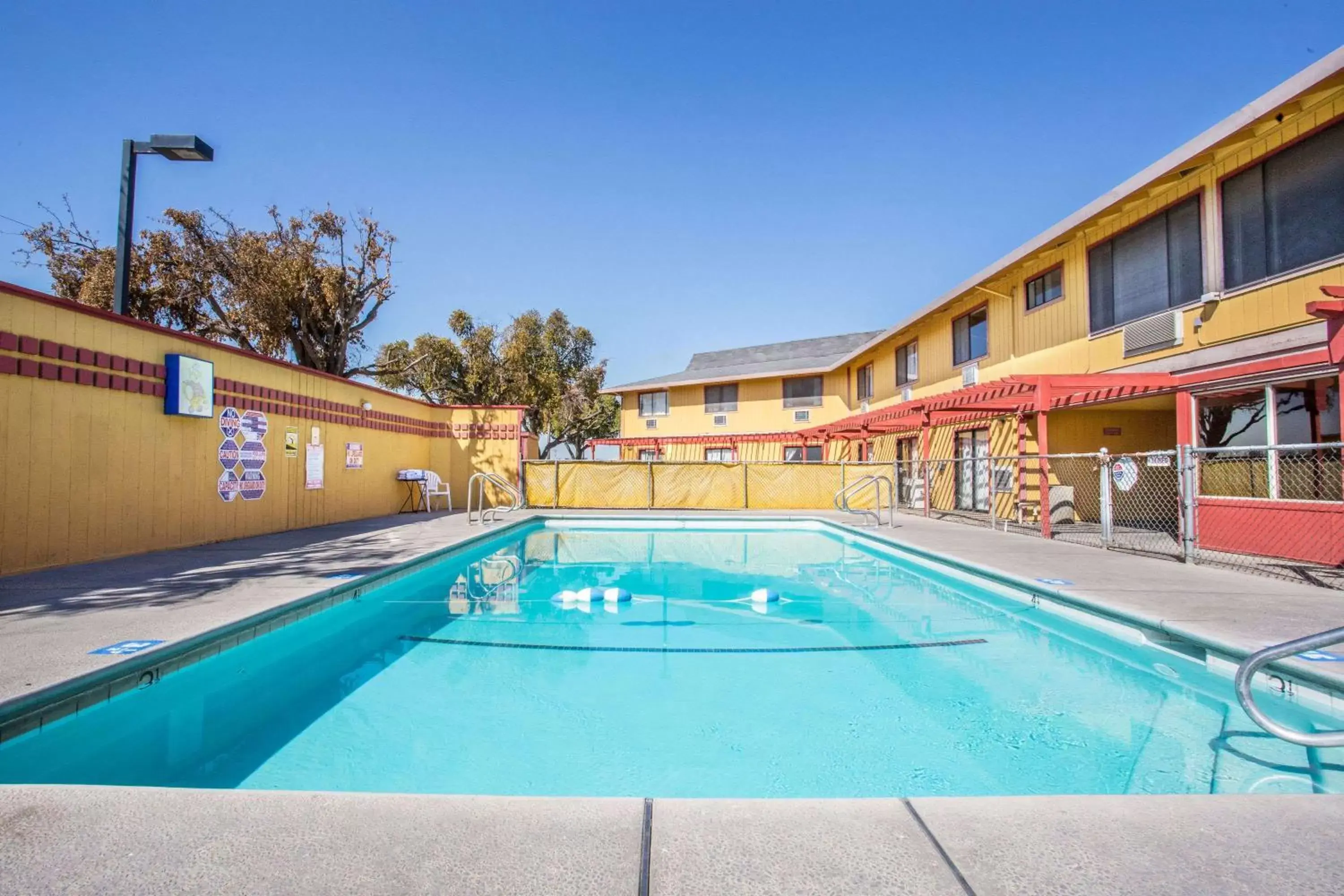 Lobby or reception, Swimming Pool in Travelodge by Wyndham Turlock