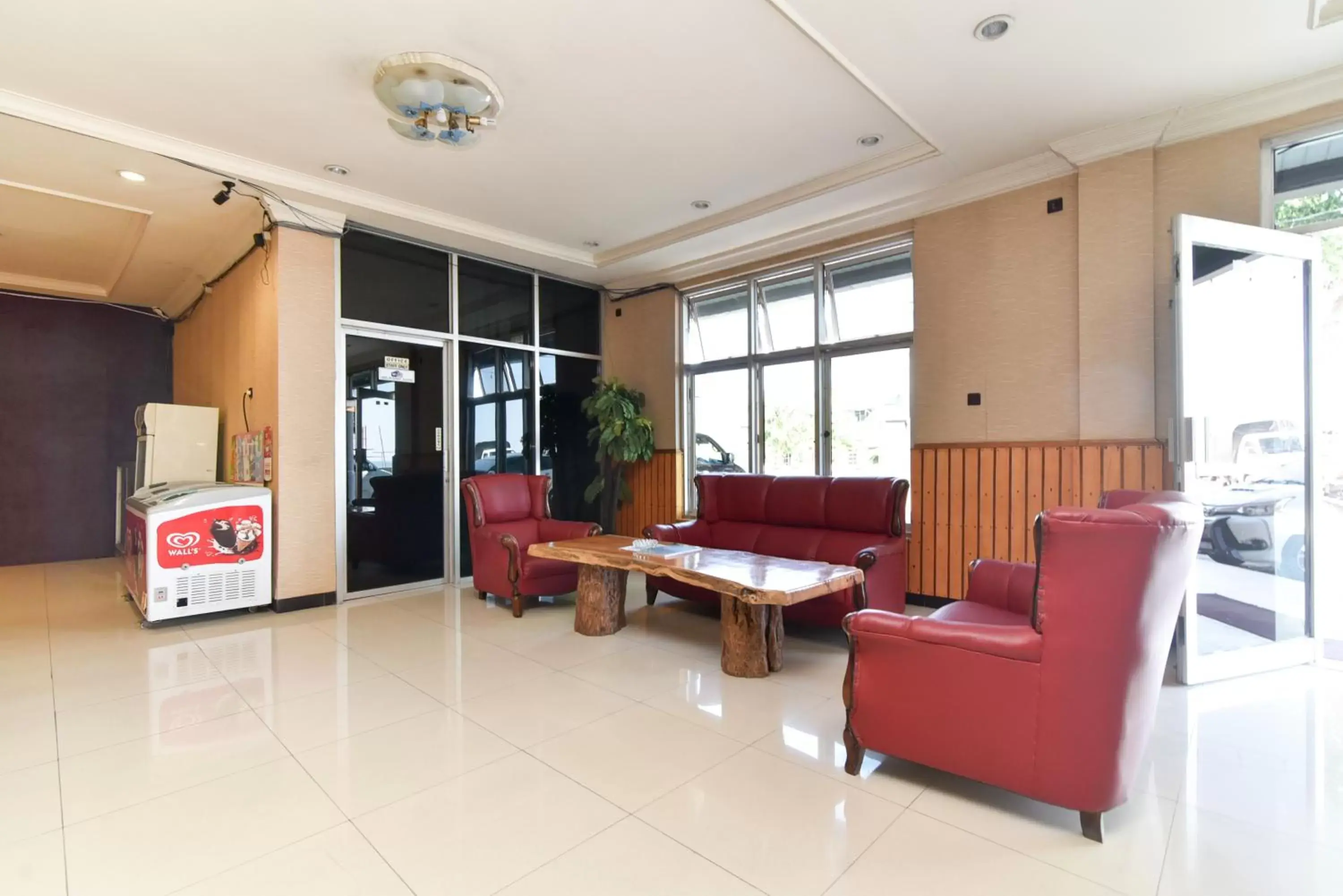 Living room, Lobby/Reception in RedDoorz Plus At Hotel Pantai Timor