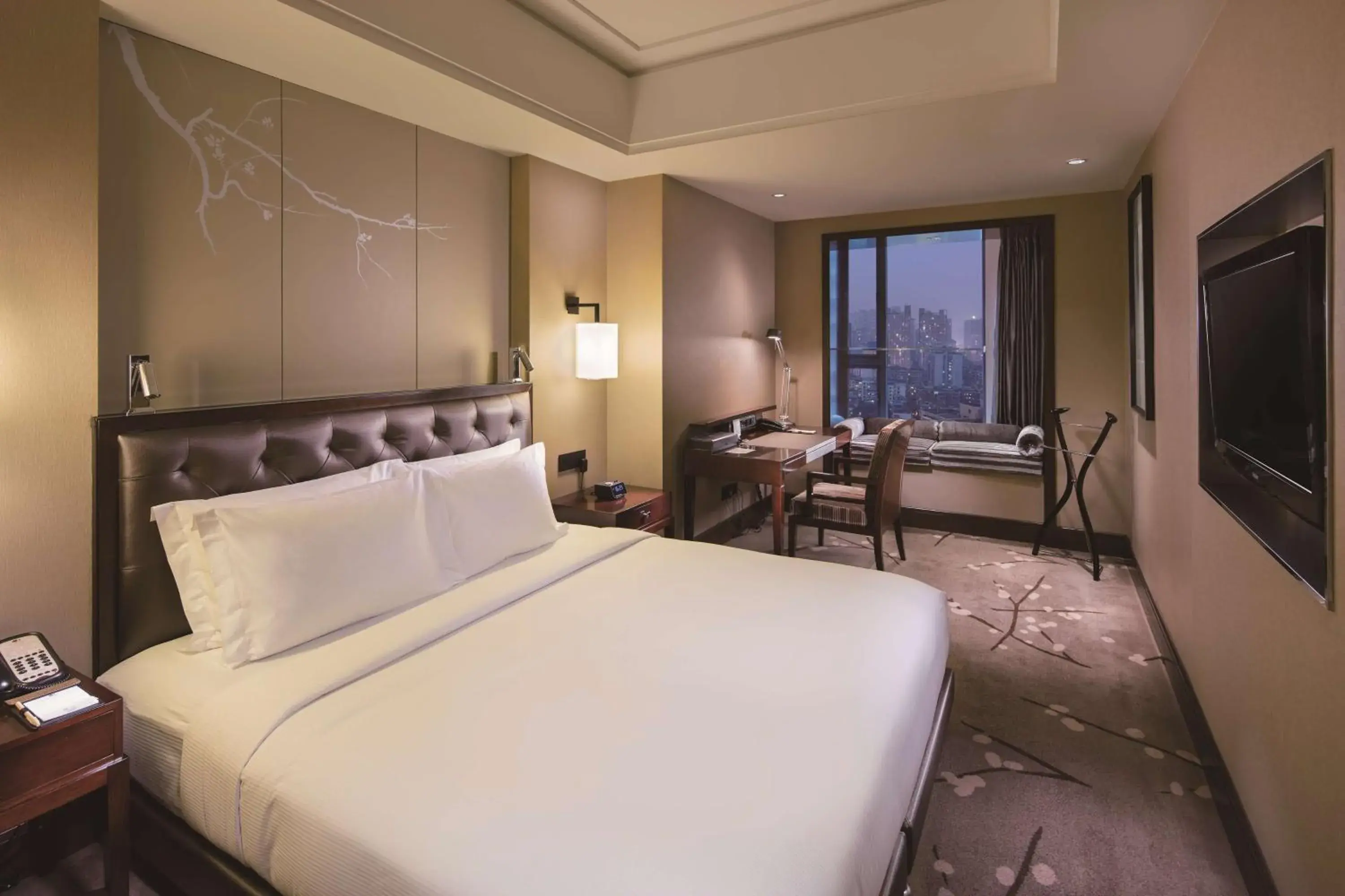 Bedroom in DoubleTree By Hilton Chongqing North