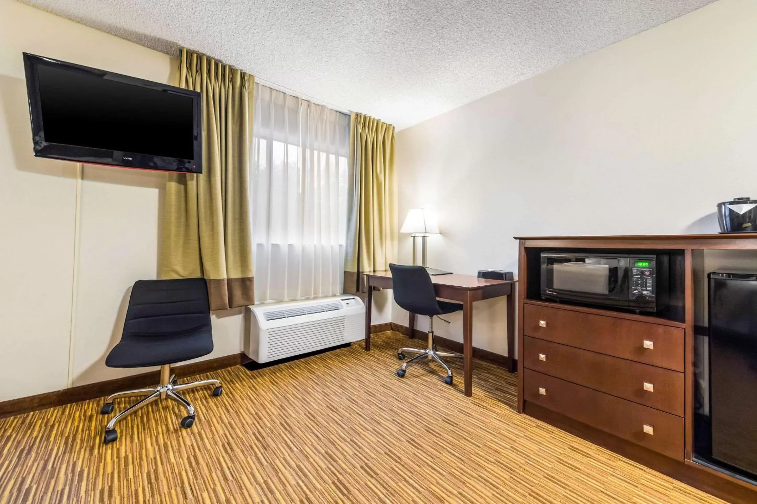 Photo of the whole room, TV/Entertainment Center in Quality Inn & Suites Lacey I-5