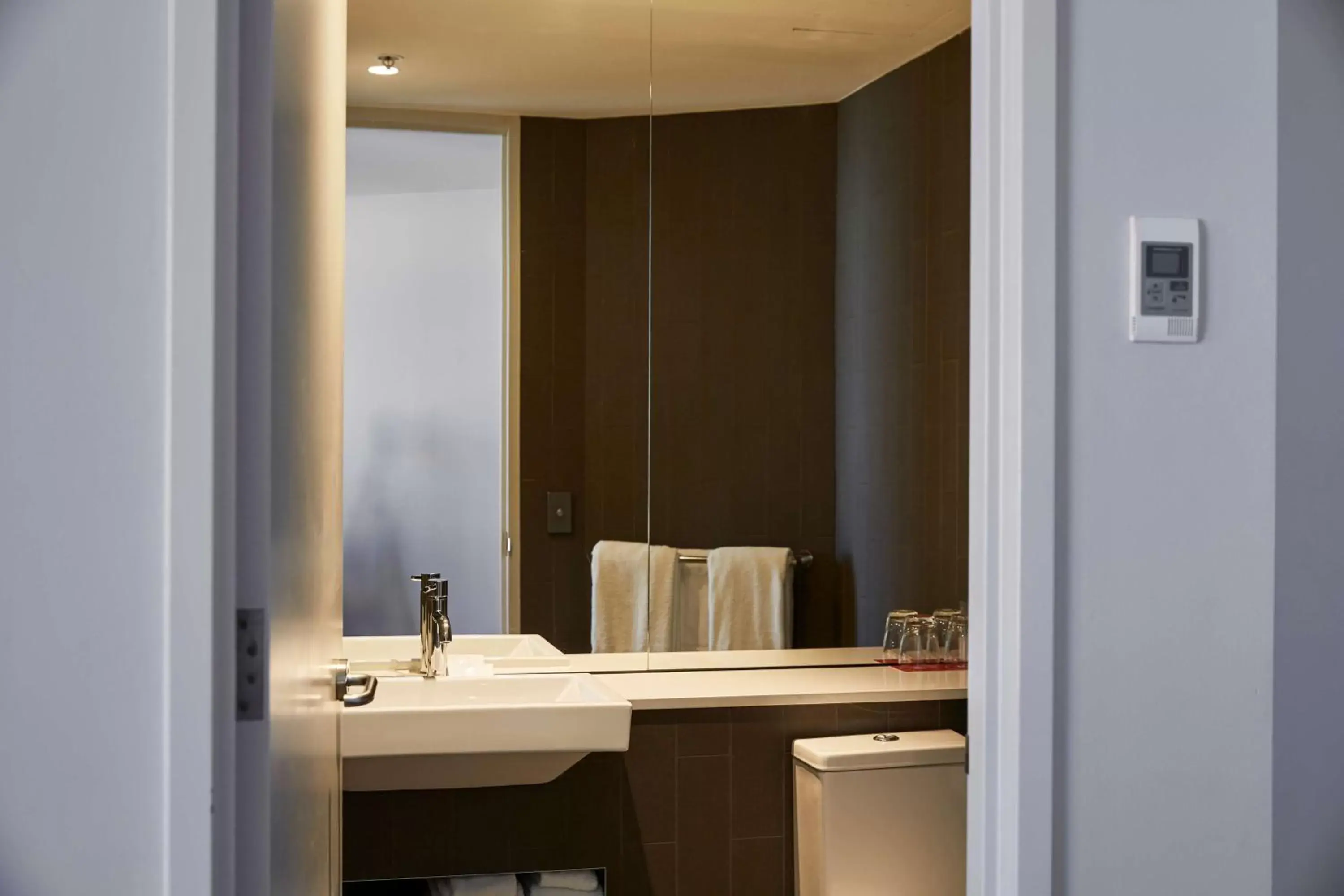 Bathroom in Rydges Sydney Airport Hotel