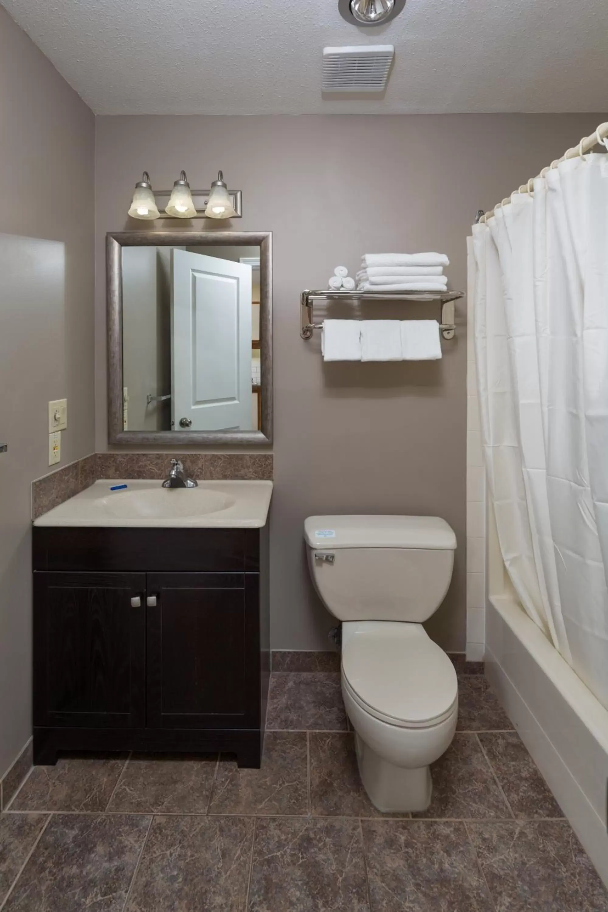 Bathroom in Siesta Suites