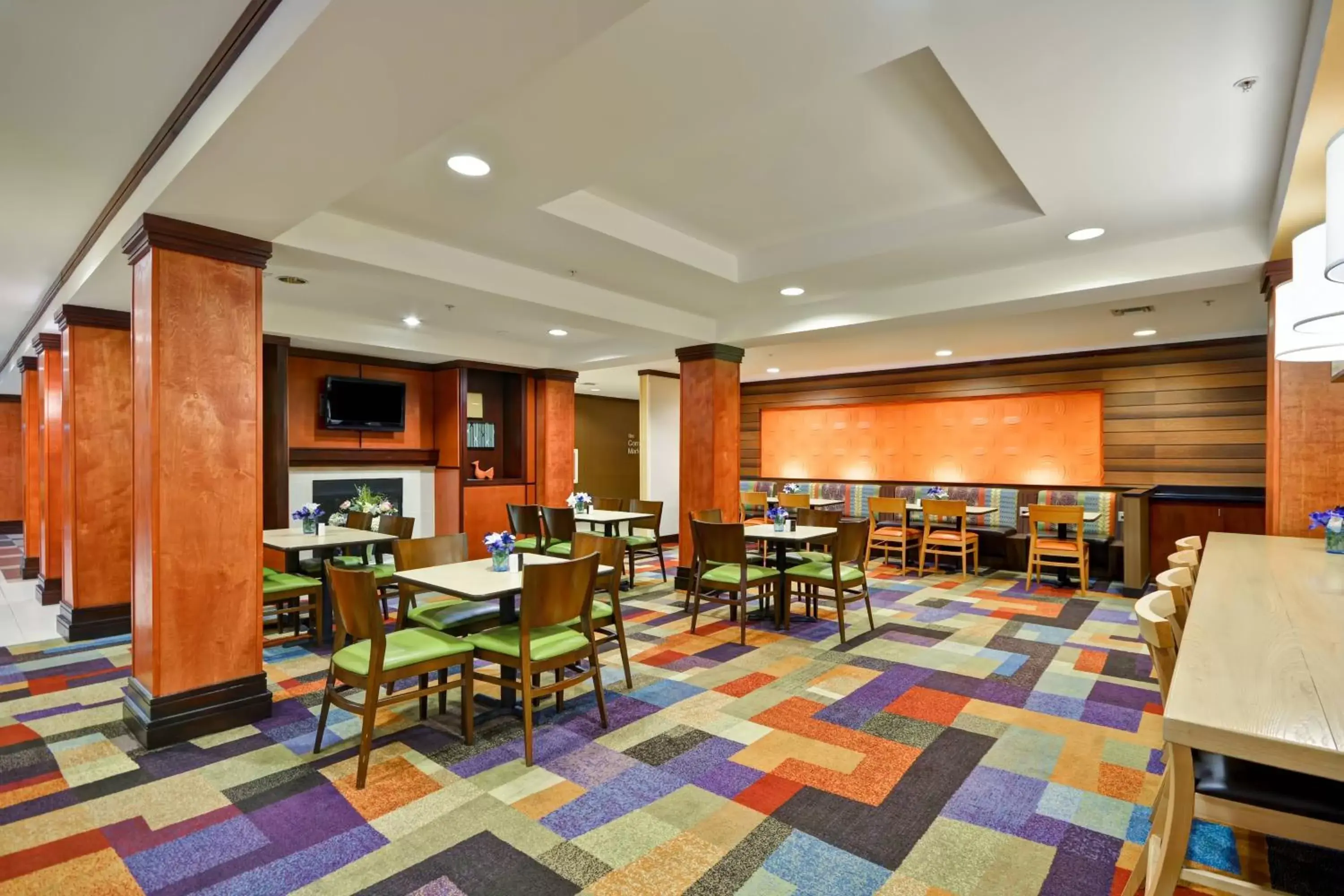 Restaurant/Places to Eat in Fairfield Inn and Suites by Marriott Birmingham Fultondale / I-65