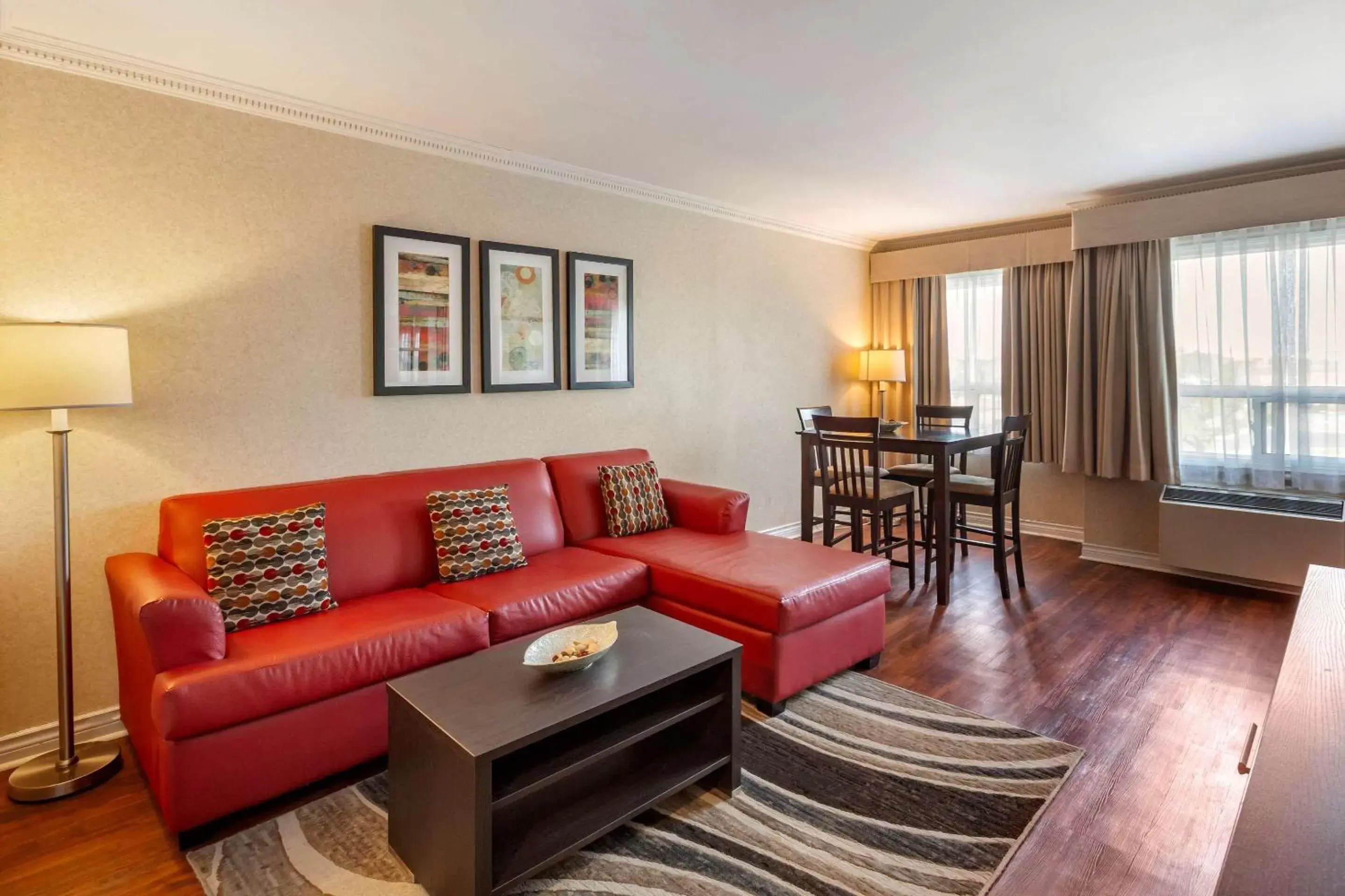 Bedroom, Seating Area in Quality Inn Airport West