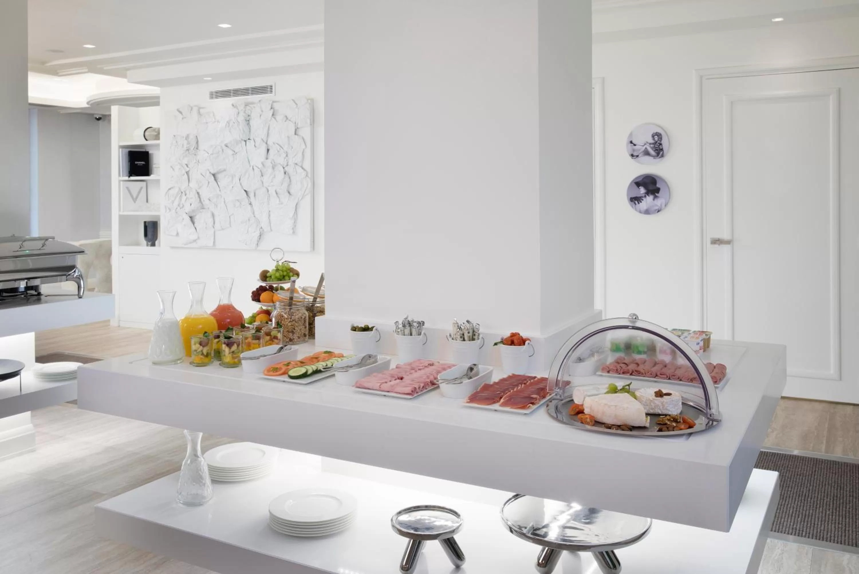 Breakfast in Hôtel Dress Code