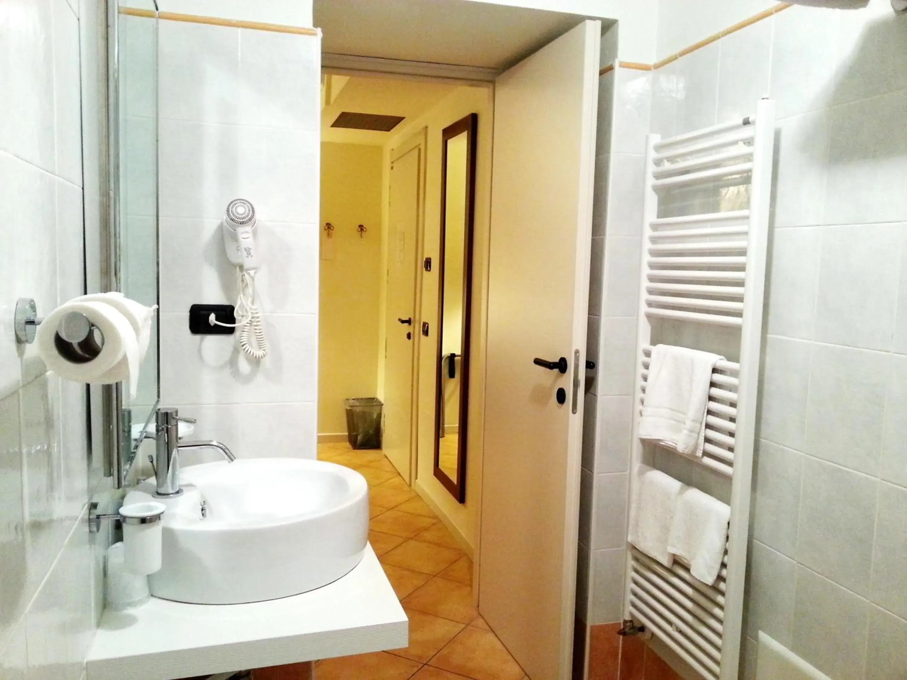 Bathroom in Hotel La Contrada