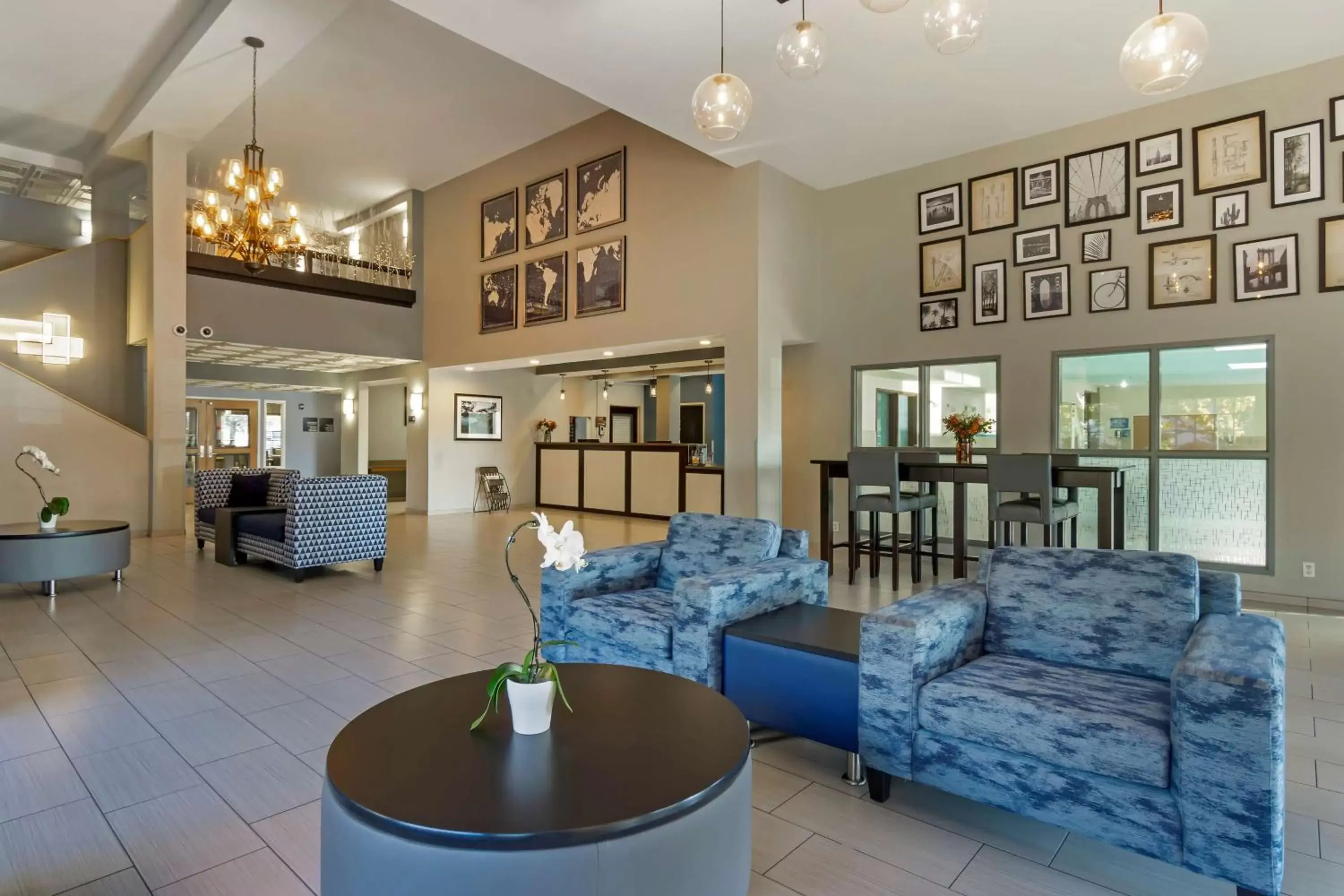 Lobby or reception, Seating Area in Best Western PLUS Mountain View Auburn Inn