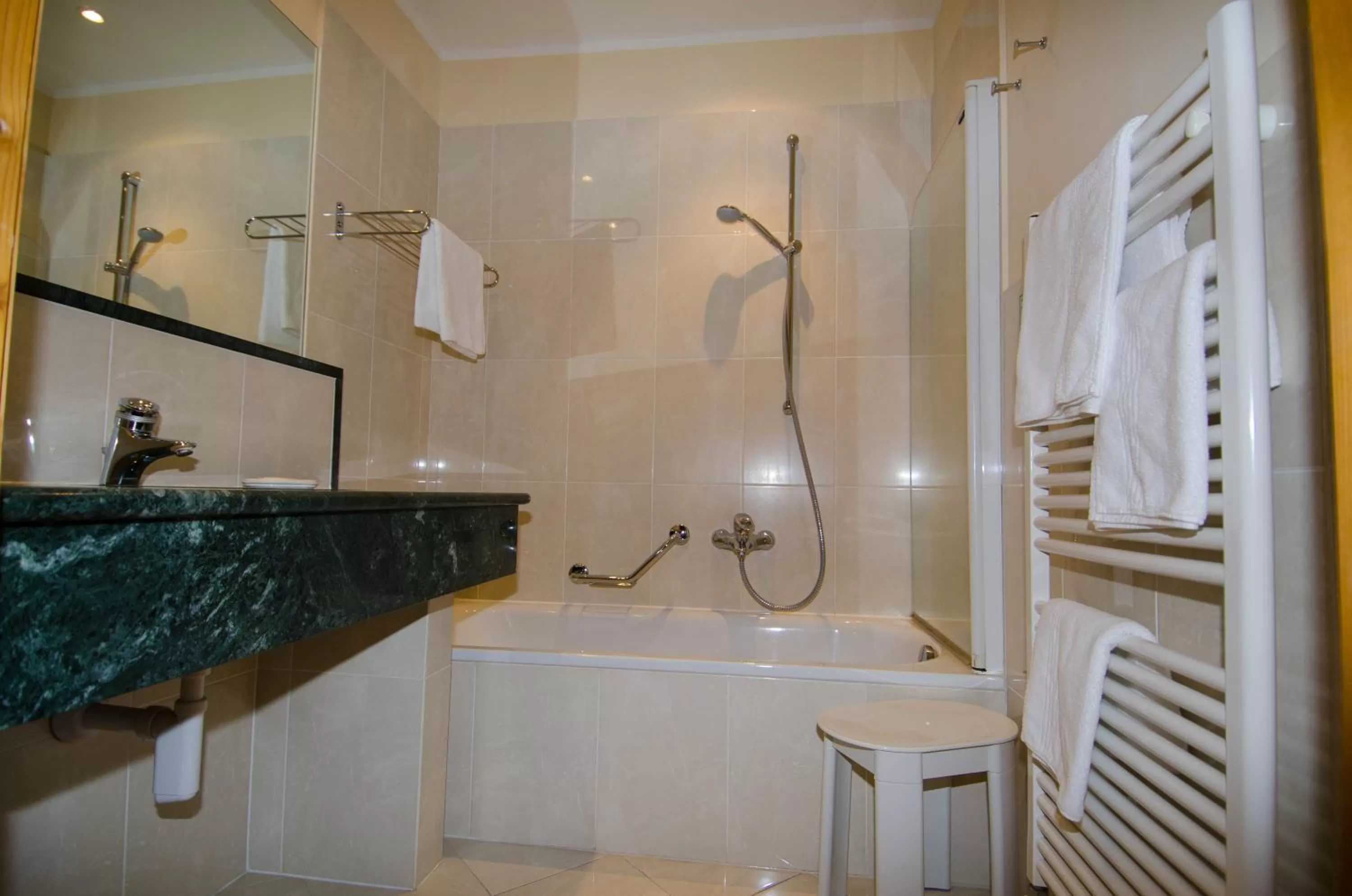 Suite with Balcony in Hotel Ansitz Kematen ***S