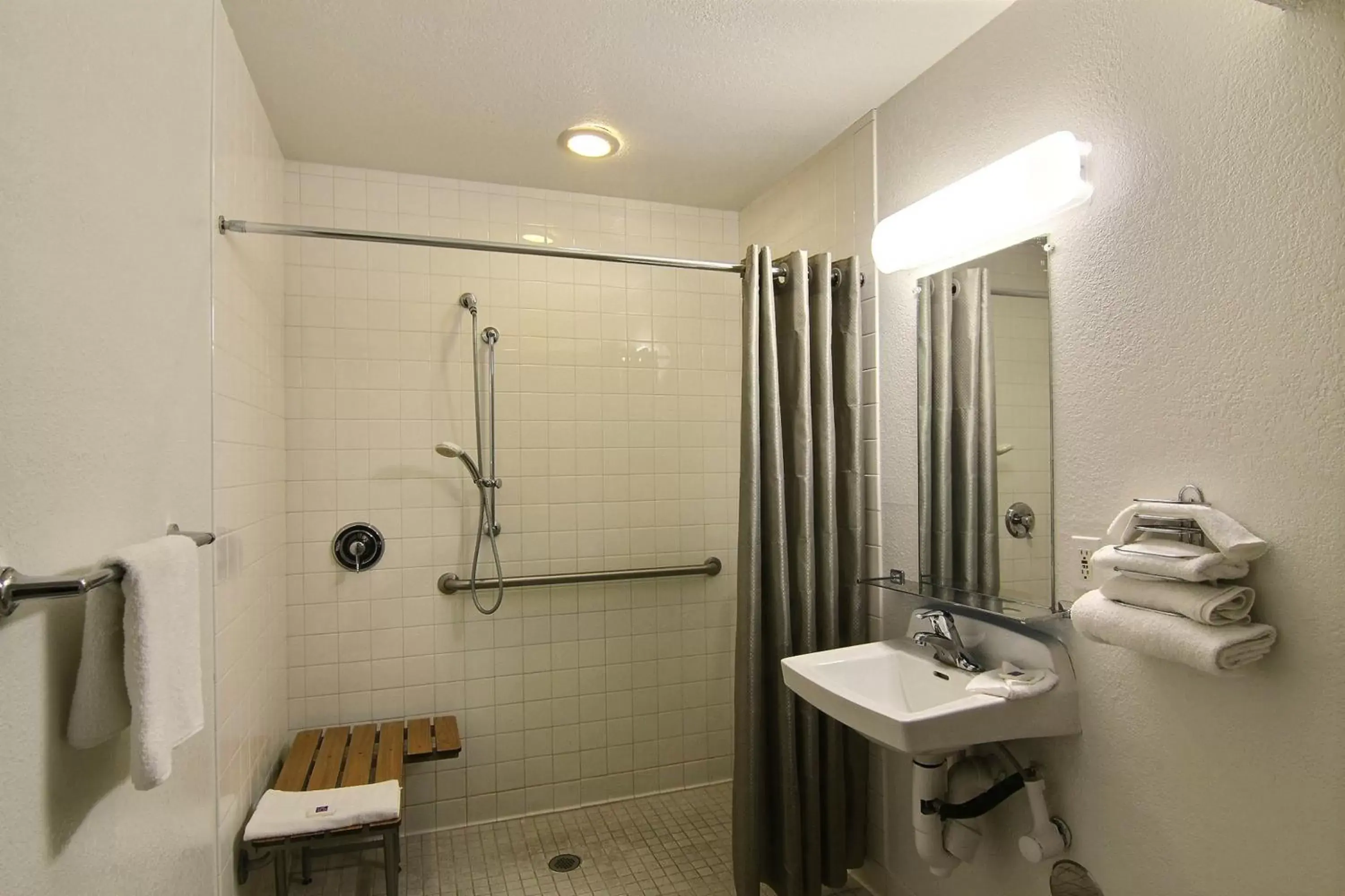 Bathroom in Motel 6-Carpinteria, CA - Santa Barbara - North